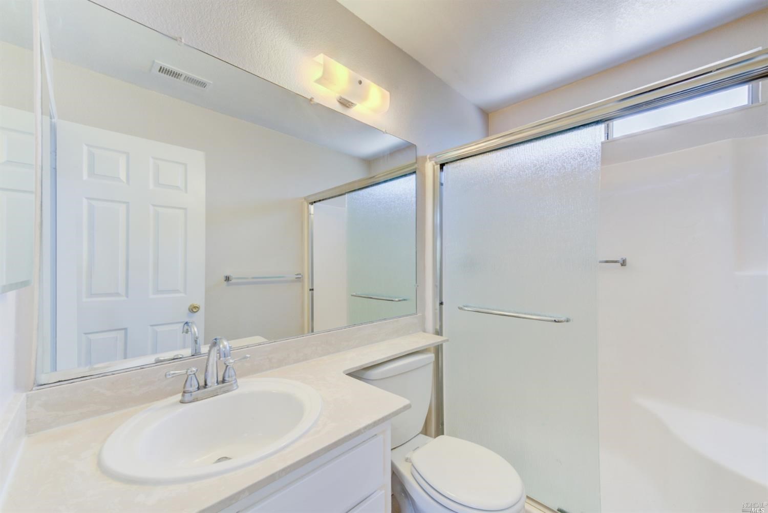 Detail Gallery Image 33 of 51 For 682 Quartz Ln, Vallejo,  CA 94589 - 4 Beds | 2/1 Baths