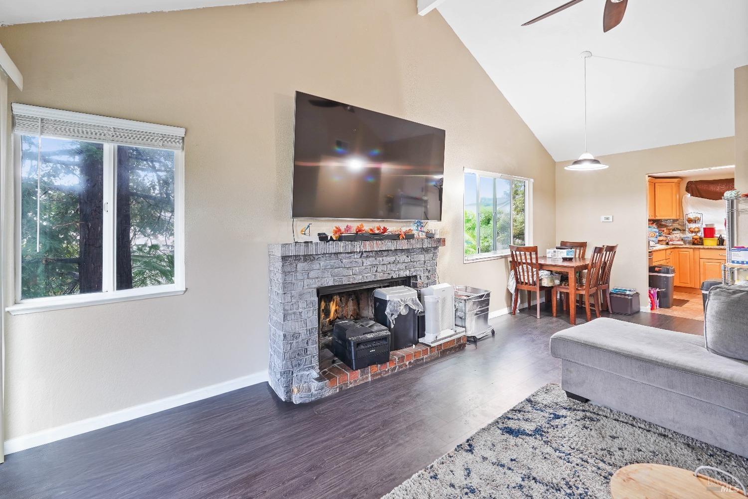 Detail Gallery Image 17 of 32 For 1844 Shirley Dr, Benicia,  CA 94510 - 2 Beds | 2 Baths