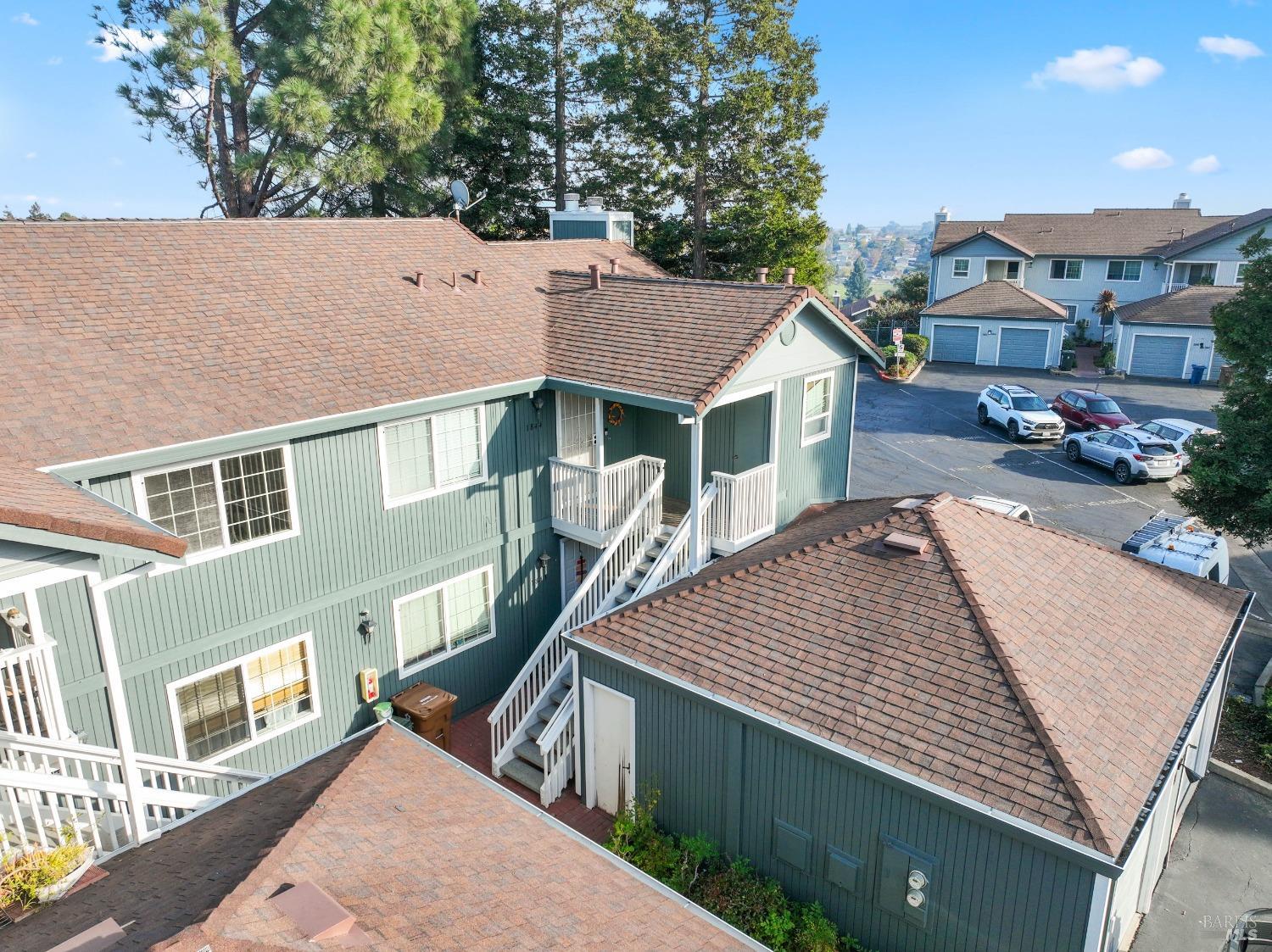 Detail Gallery Image 5 of 32 For 1844 Shirley Dr, Benicia,  CA 94510 - 2 Beds | 2 Baths