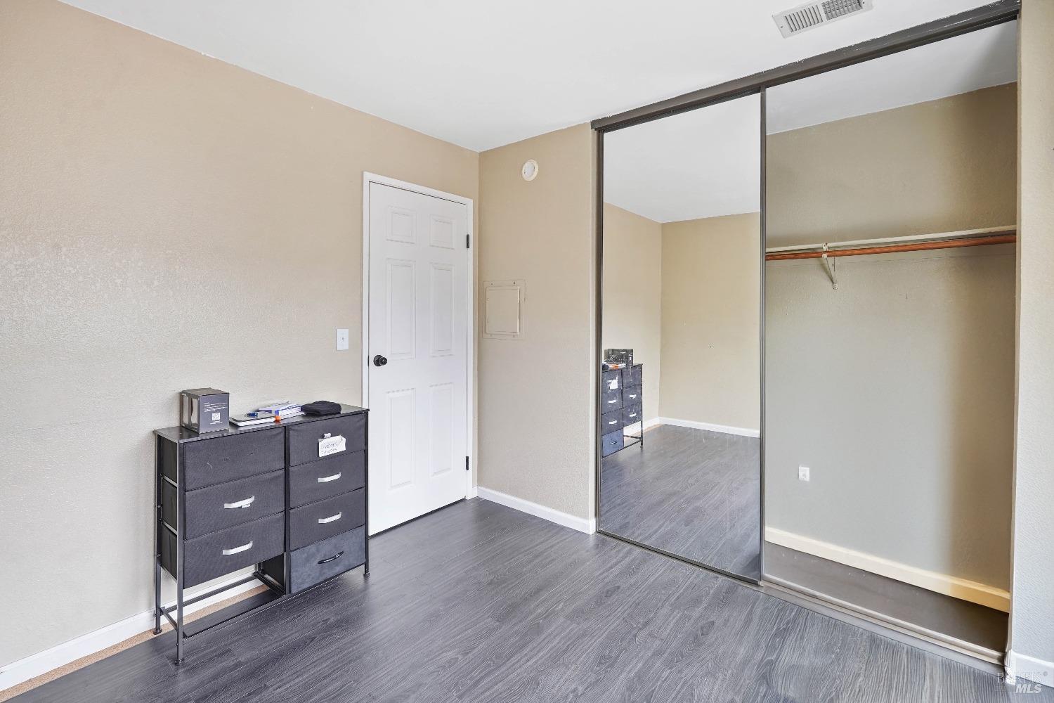 Detail Gallery Image 26 of 32 For 1844 Shirley Dr, Benicia,  CA 94510 - 2 Beds | 2 Baths