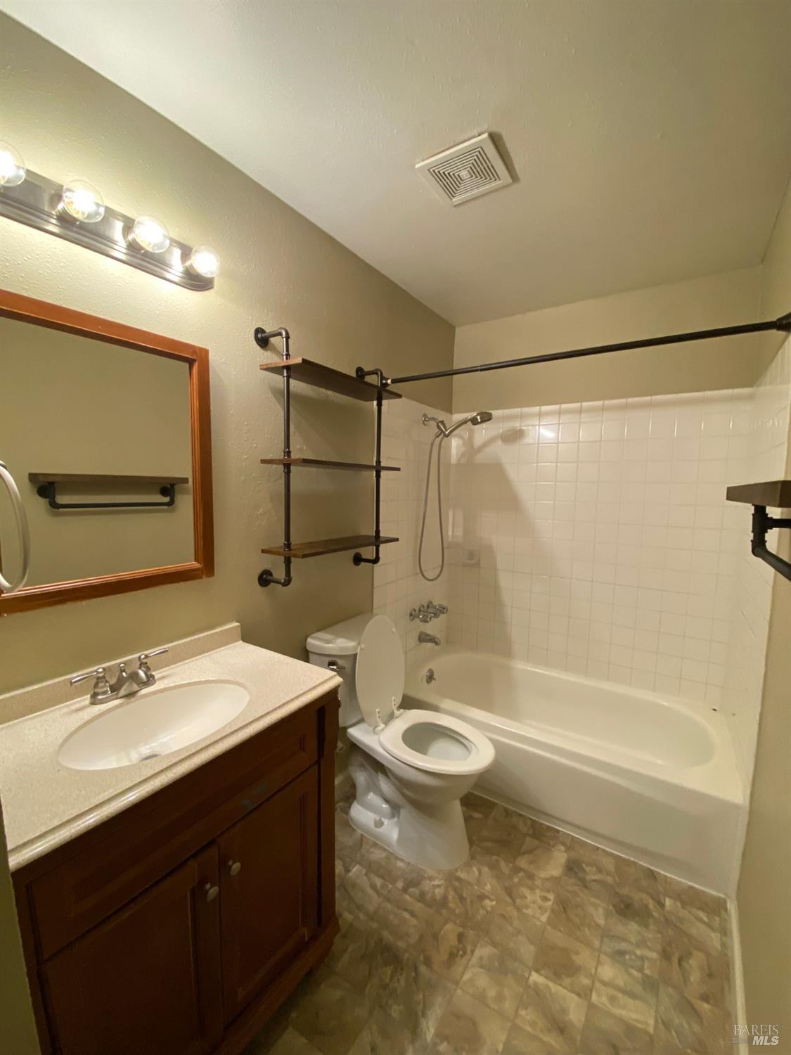 Detail Gallery Image 17 of 23 For 686 Sereno Dr, Vacaville,  CA 95687 - 4 Beds | 2 Baths