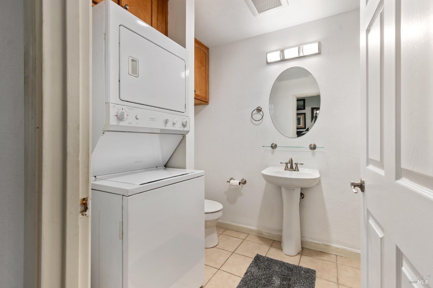 Detail Gallery Image 17 of 31 For 225 Burt St #7,  Santa Rosa,  CA 95407 - 2 Beds | 2 Baths