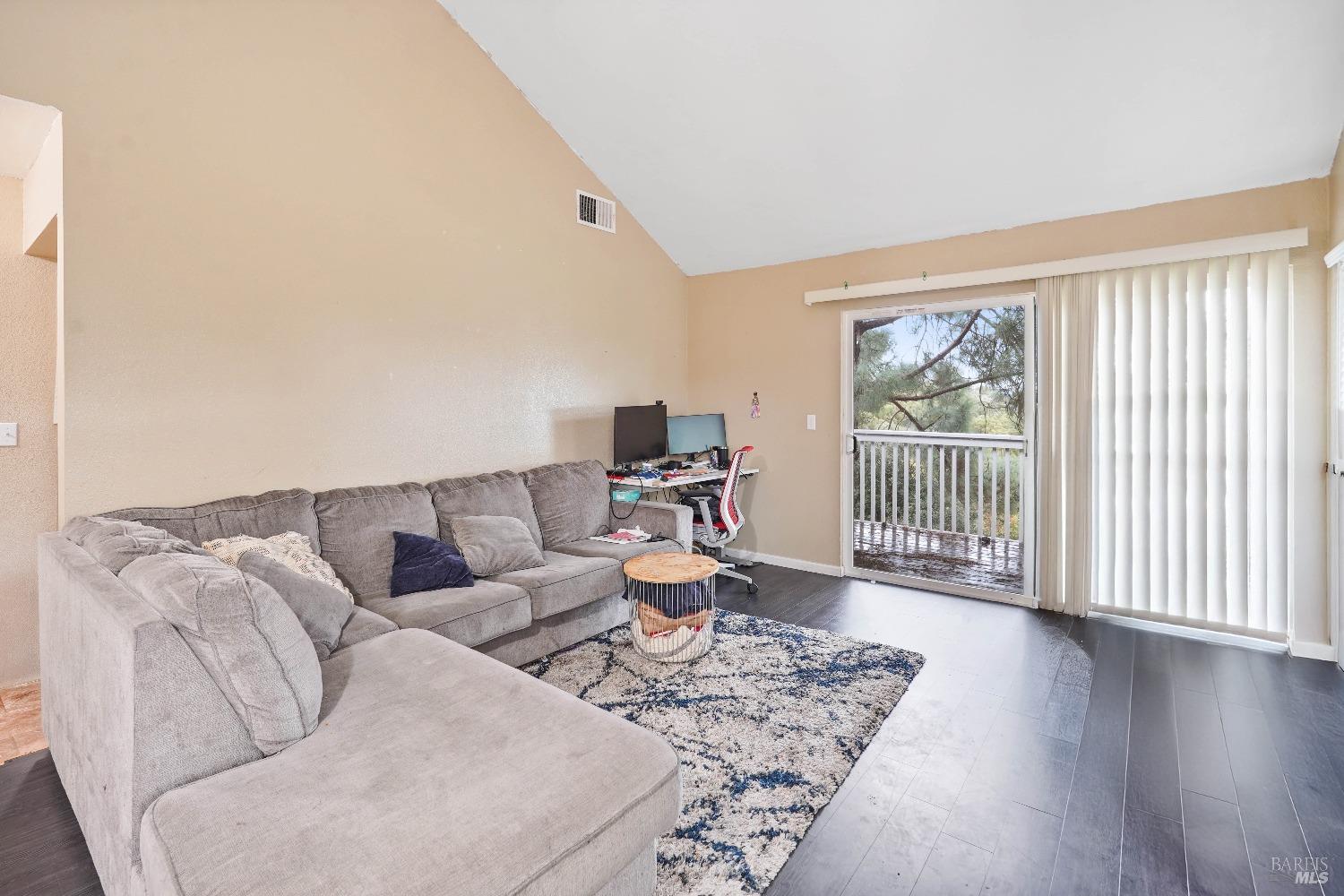 Detail Gallery Image 15 of 32 For 1844 Shirley Dr, Benicia,  CA 94510 - 2 Beds | 2 Baths