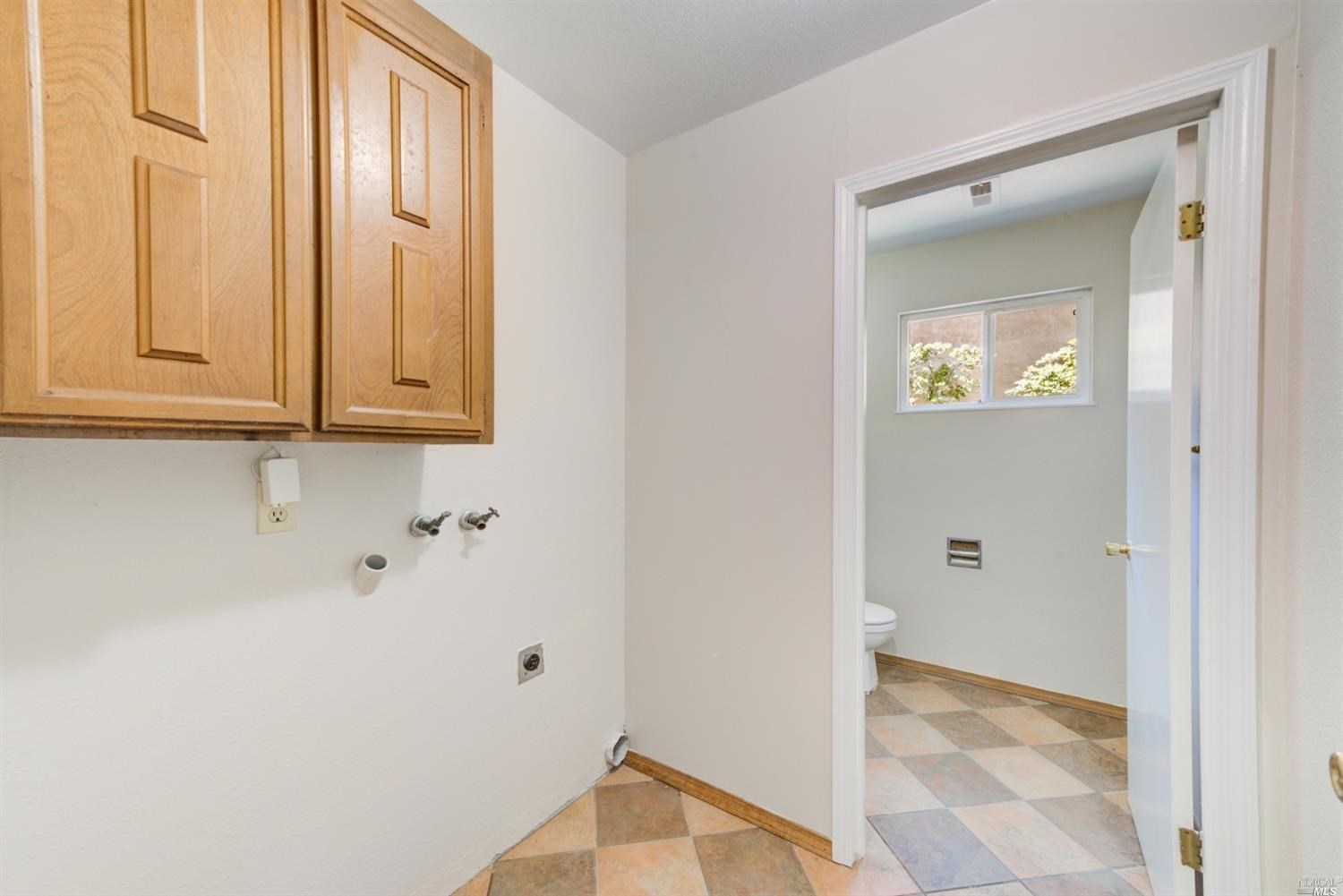 Detail Gallery Image 26 of 51 For 682 Quartz Ln, Vallejo,  CA 94589 - 4 Beds | 2/1 Baths