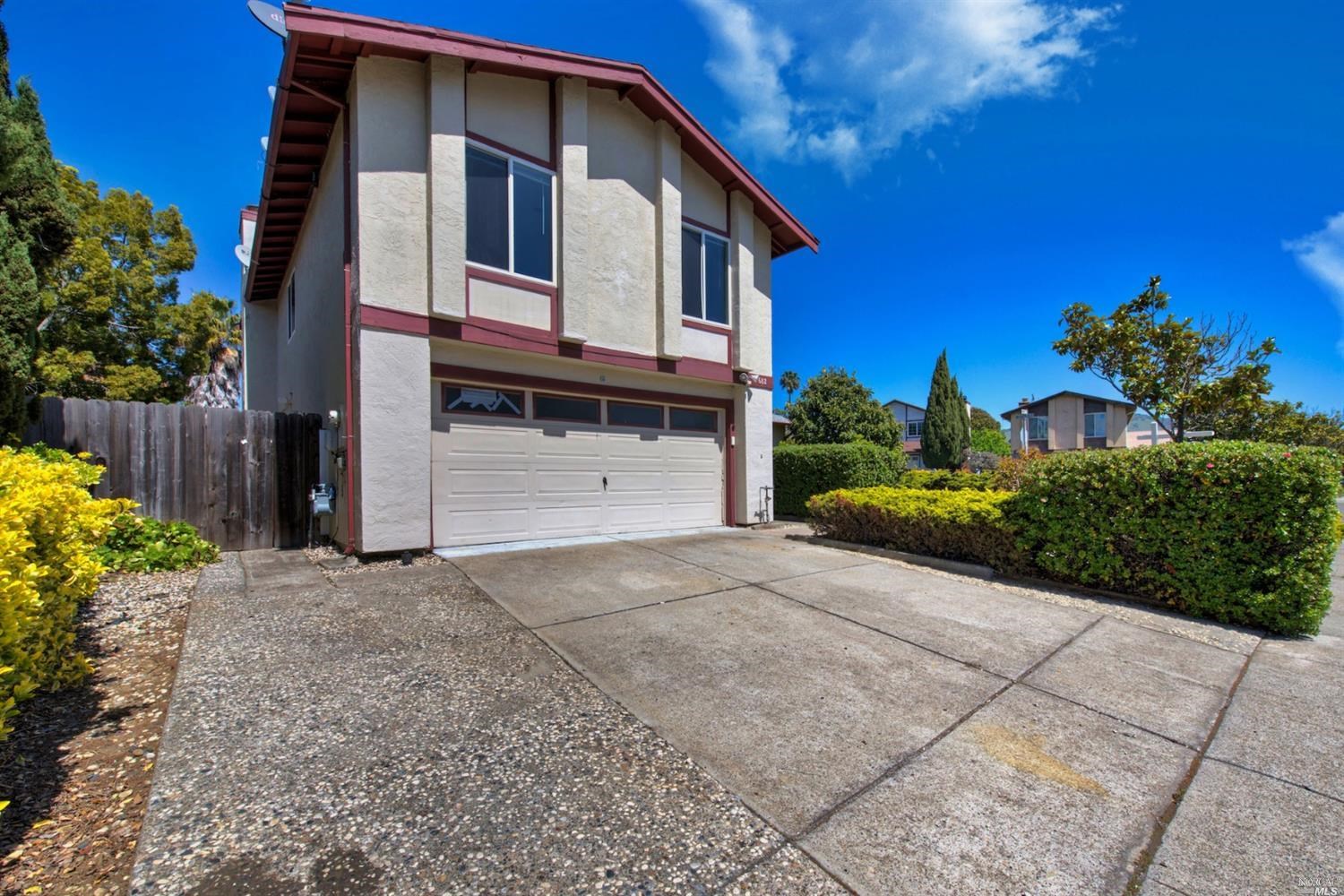 Detail Gallery Image 4 of 51 For 682 Quartz Ln, Vallejo,  CA 94589 - 4 Beds | 2/1 Baths