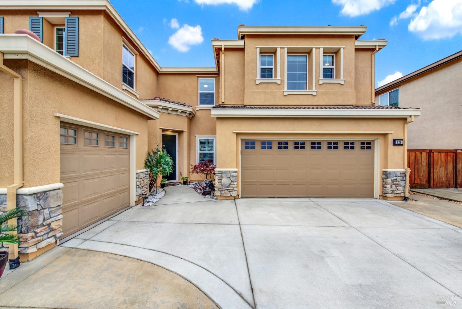 Detail Gallery Image 11 of 99 For 728 Canterbury Cir, Vacaville,  CA 95687 - 4 Beds | 3/1 Baths