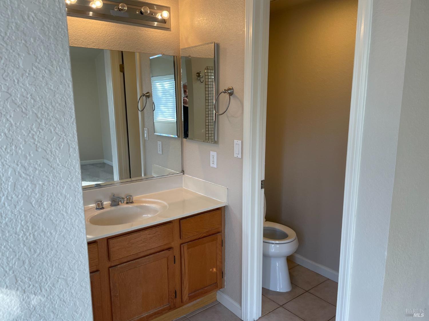 Detail Gallery Image 9 of 21 For 325 Robin Cir, Vacaville,  CA 95687 - 3 Beds | 2 Baths