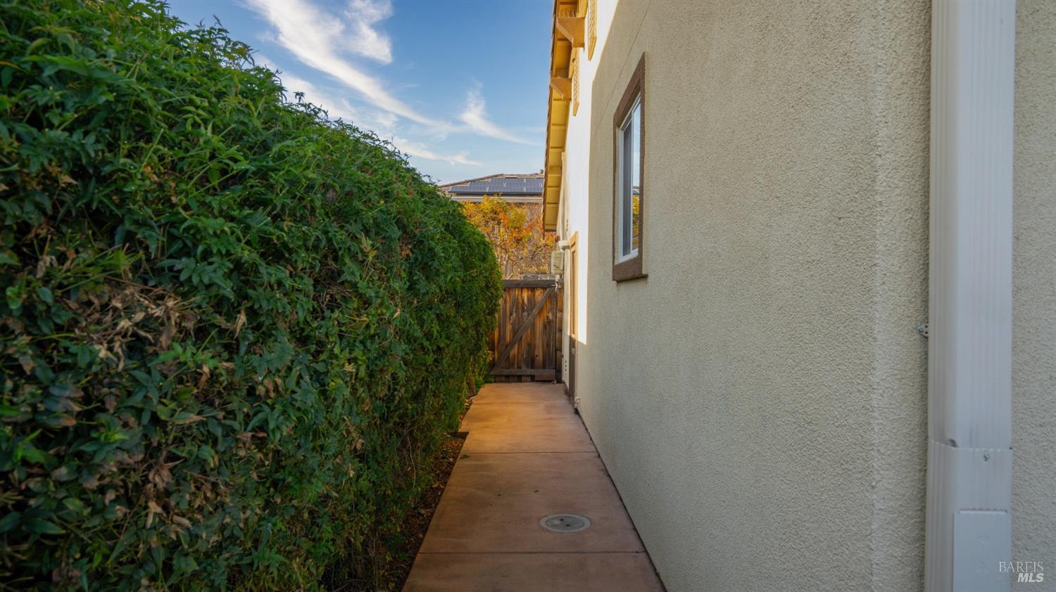 Detail Gallery Image 33 of 50 For 715 Embassy Cir, Vacaville,  CA 95688 - 3 Beds | 2 Baths