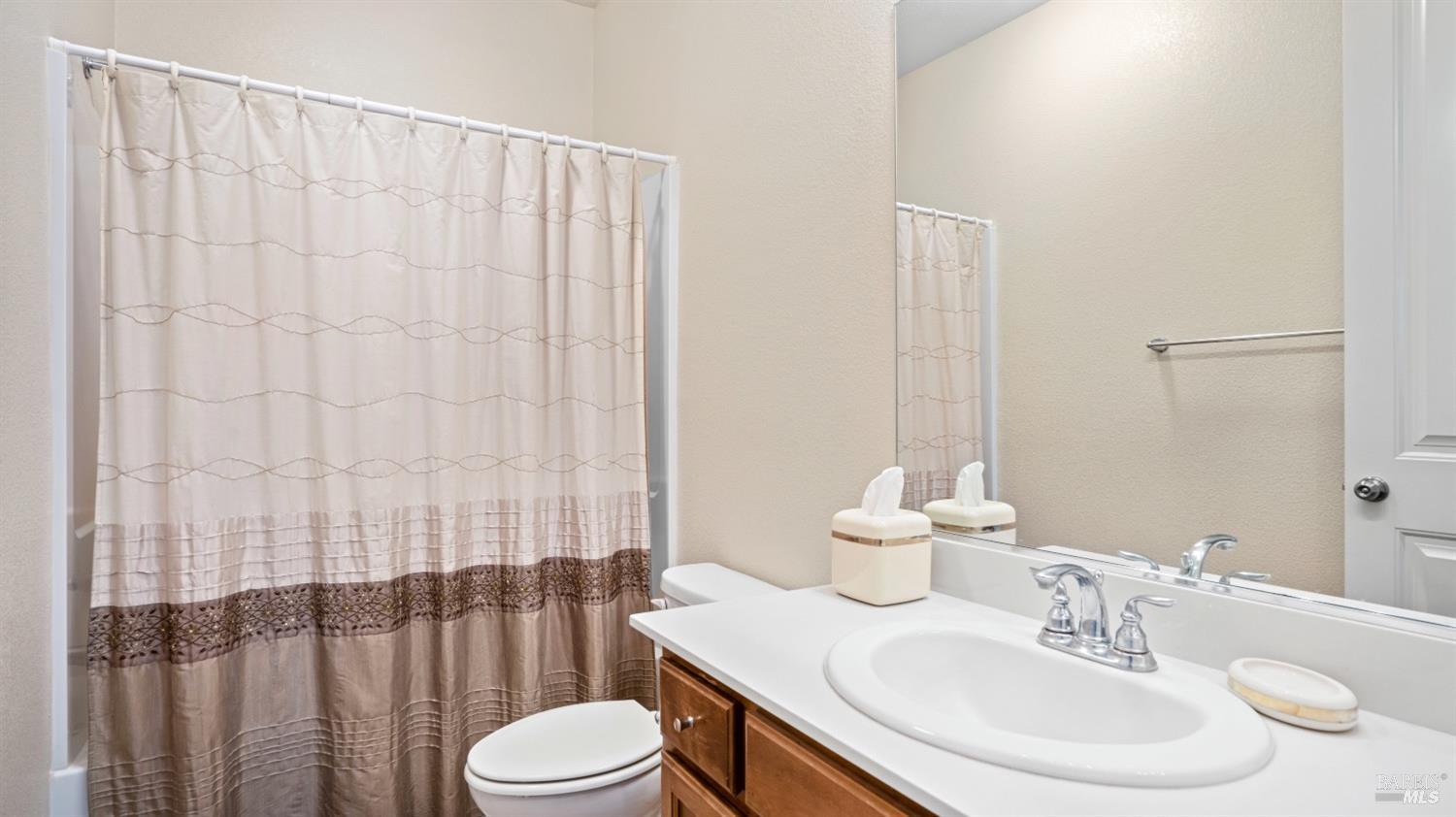 Detail Gallery Image 26 of 50 For 715 Embassy Cir, Vacaville,  CA 95688 - 3 Beds | 2 Baths