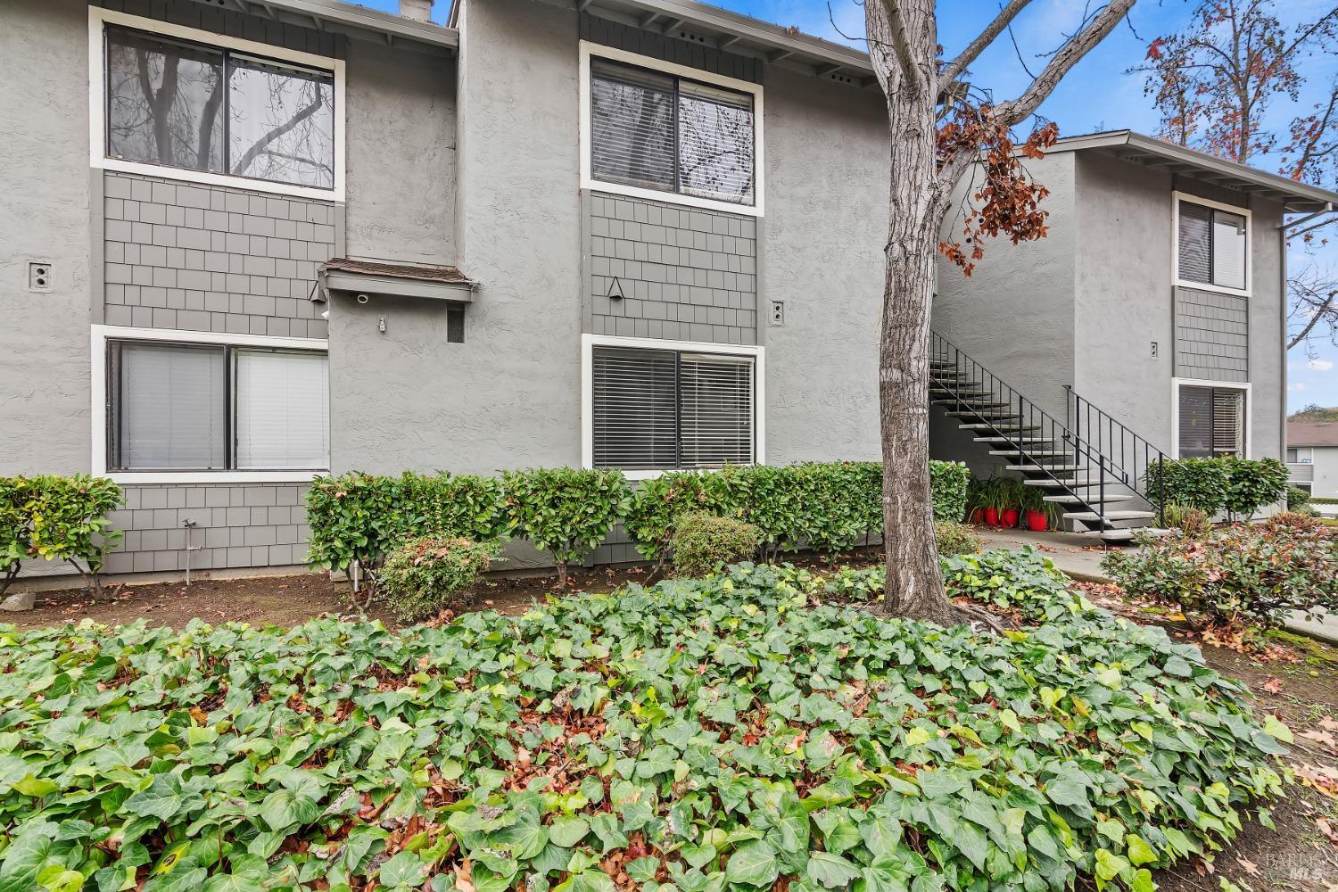 Detail Gallery Image 3 of 27 For 900 Cambridge Dr #103,  Benicia,  CA 94510 - 1 Beds | 1 Baths