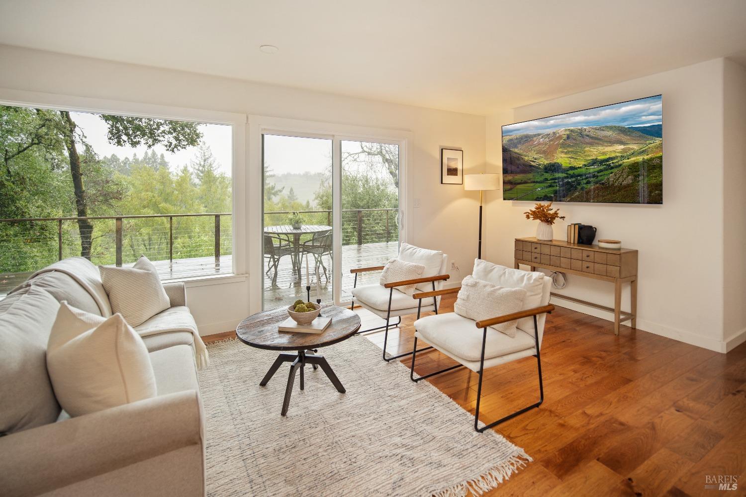 Detail Gallery Image 1 of 40 For 2774 Hilltop Rd, Healdsburg,  CA 95448 - 2 Beds | 1 Baths