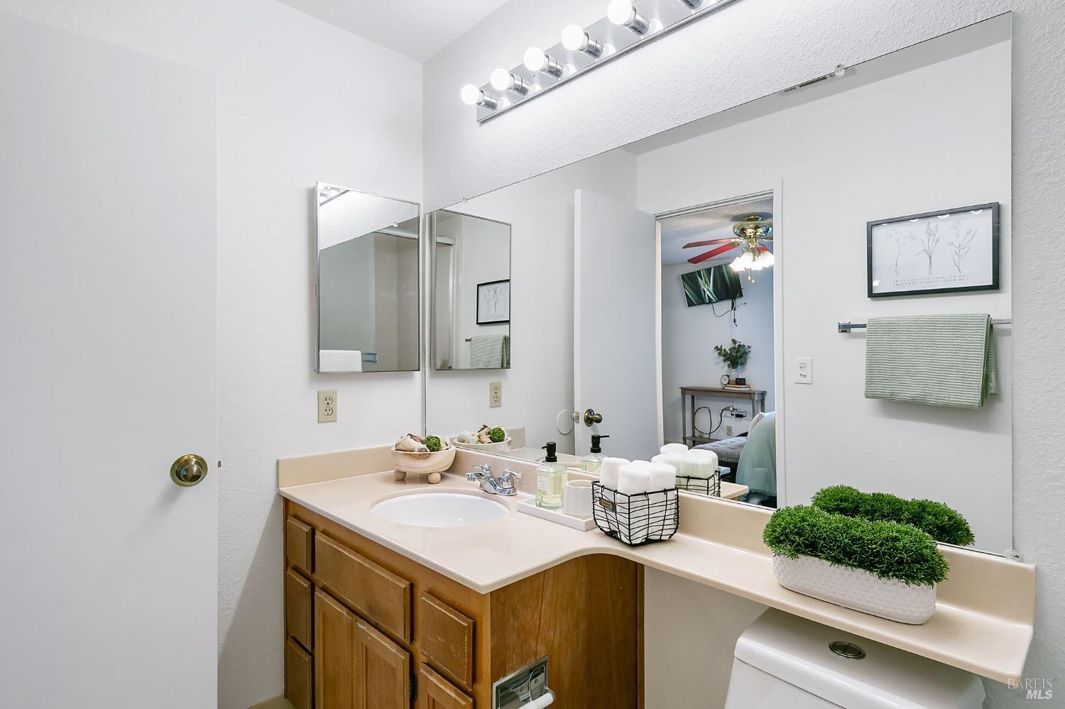 Detail Gallery Image 32 of 50 For 126 Nantucket Ln, Vallejo,  CA 94590 - 2 Beds | 2 Baths