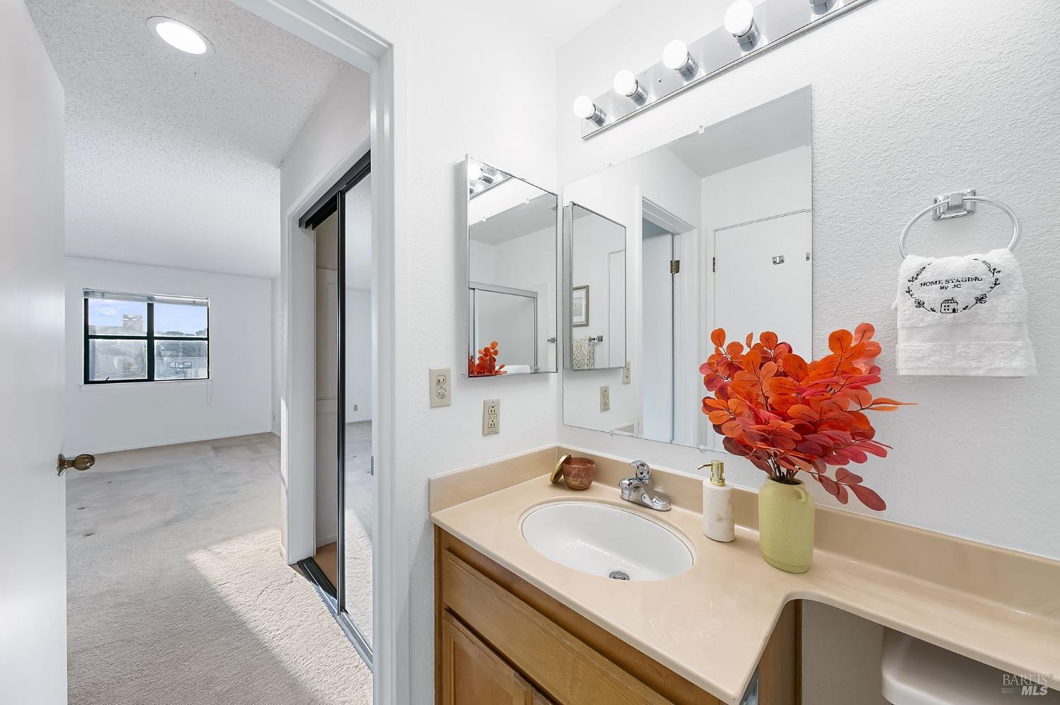 Detail Gallery Image 40 of 50 For 126 Nantucket Ln, Vallejo,  CA 94590 - 2 Beds | 2 Baths