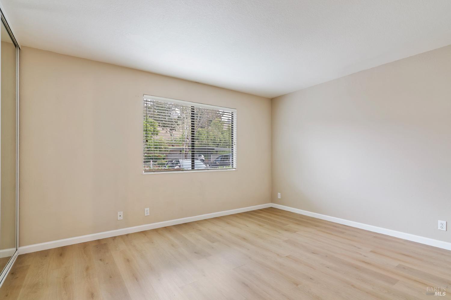 Detail Gallery Image 20 of 27 For 900 Cambridge Dr #103,  Benicia,  CA 94510 - 1 Beds | 1 Baths