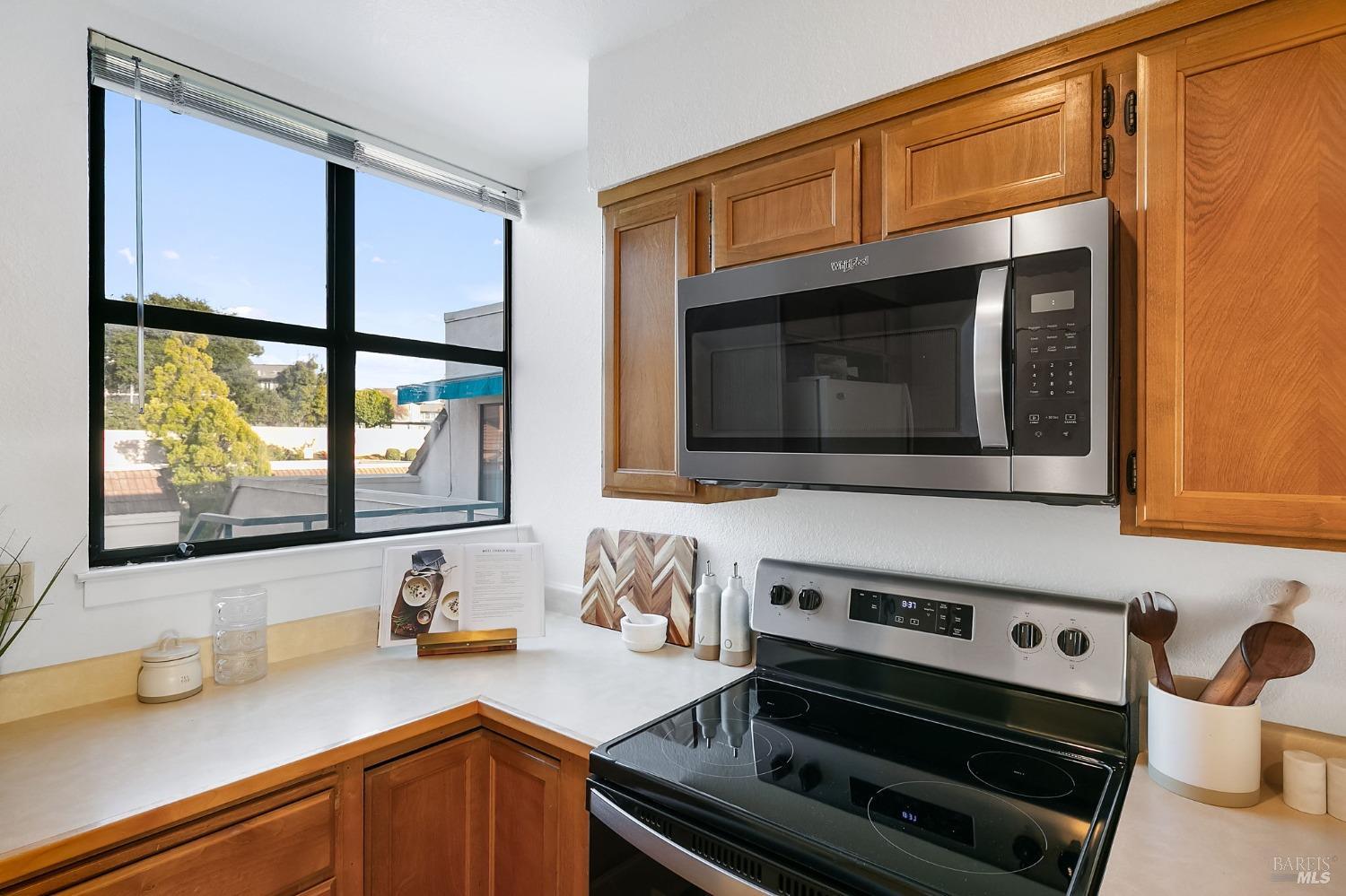 Detail Gallery Image 12 of 50 For 126 Nantucket Ln, Vallejo,  CA 94590 - 2 Beds | 2 Baths