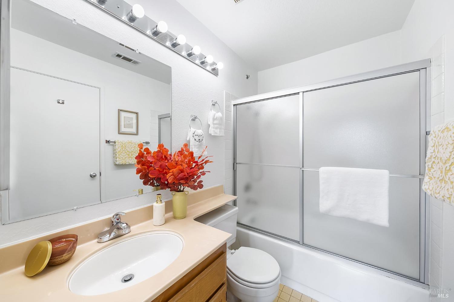 Detail Gallery Image 38 of 50 For 126 Nantucket Ln, Vallejo,  CA 94590 - 2 Beds | 2 Baths