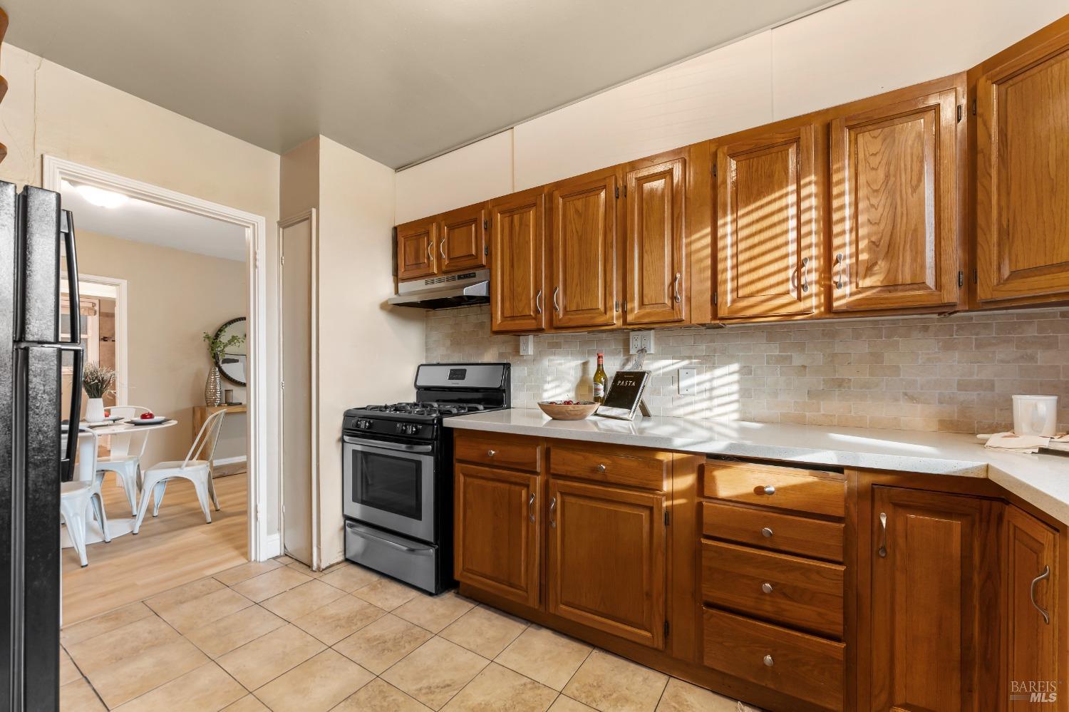 Detail Gallery Image 21 of 52 For 144 Clay St, Vallejo,  CA 94591 - 3 Beds | 1 Baths