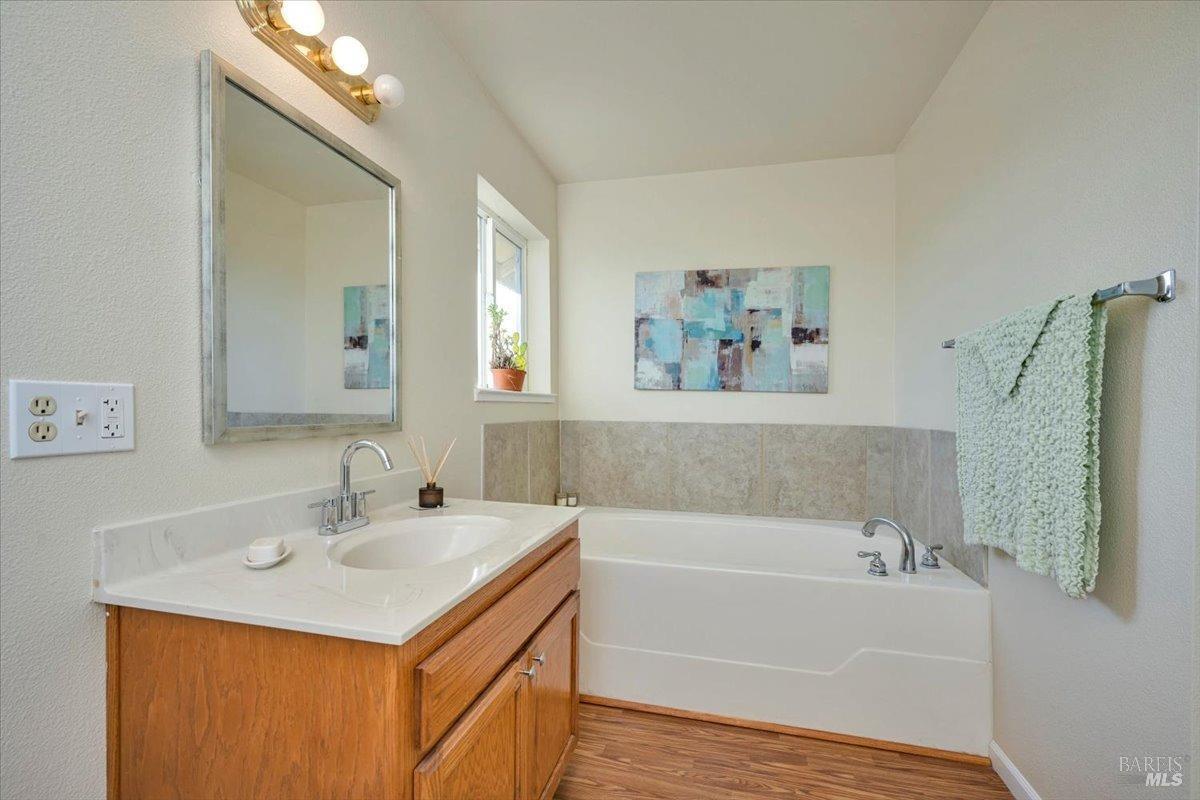 Detail Gallery Image 25 of 35 For 218 Spring Ridge Ln, Petaluma,  CA 94952 - 4 Beds | 2/1 Baths