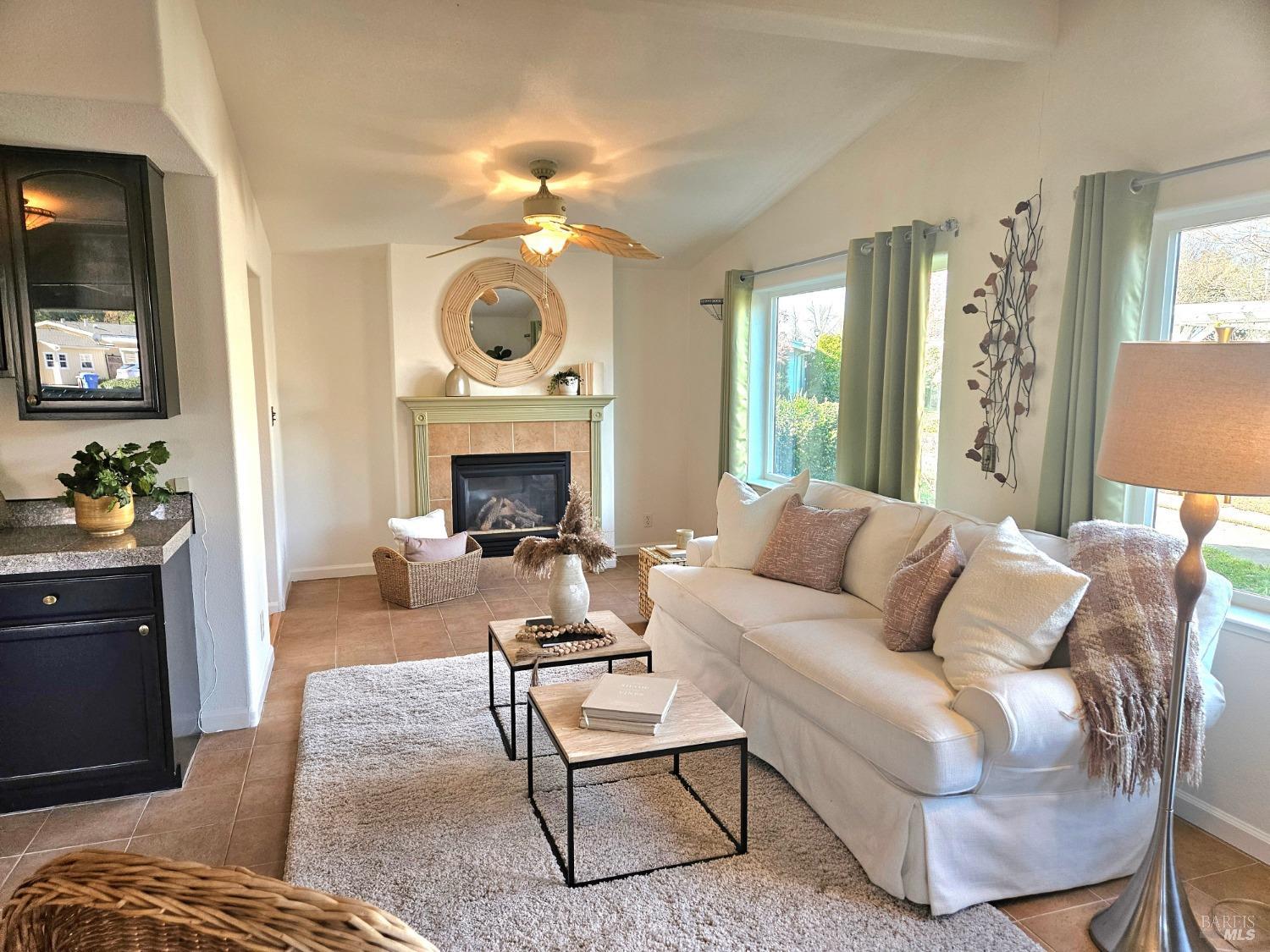 Detail Gallery Image 1 of 28 For 14 Redondo Ct 14, Saint Helena,  CA 94574 - 2 Beds | 2 Baths