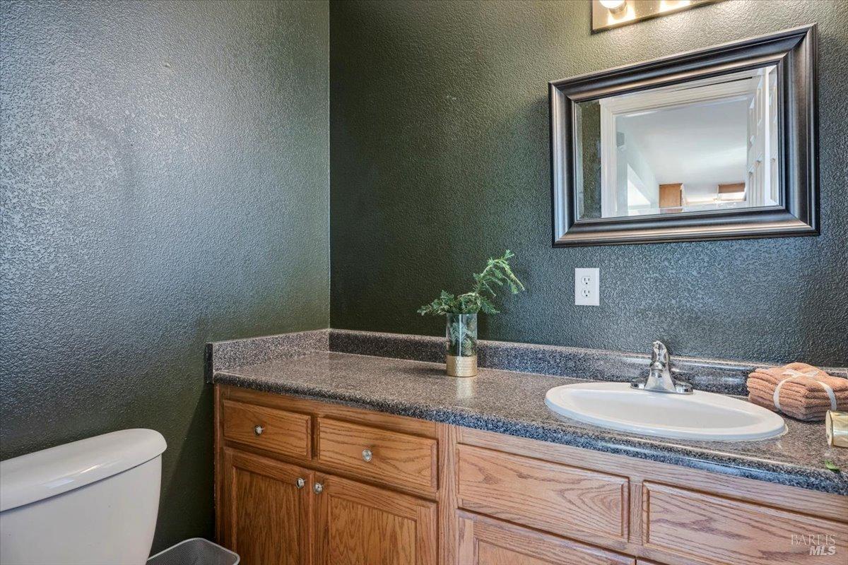 Detail Gallery Image 20 of 35 For 218 Spring Ridge Ln, Petaluma,  CA 94952 - 4 Beds | 2/1 Baths