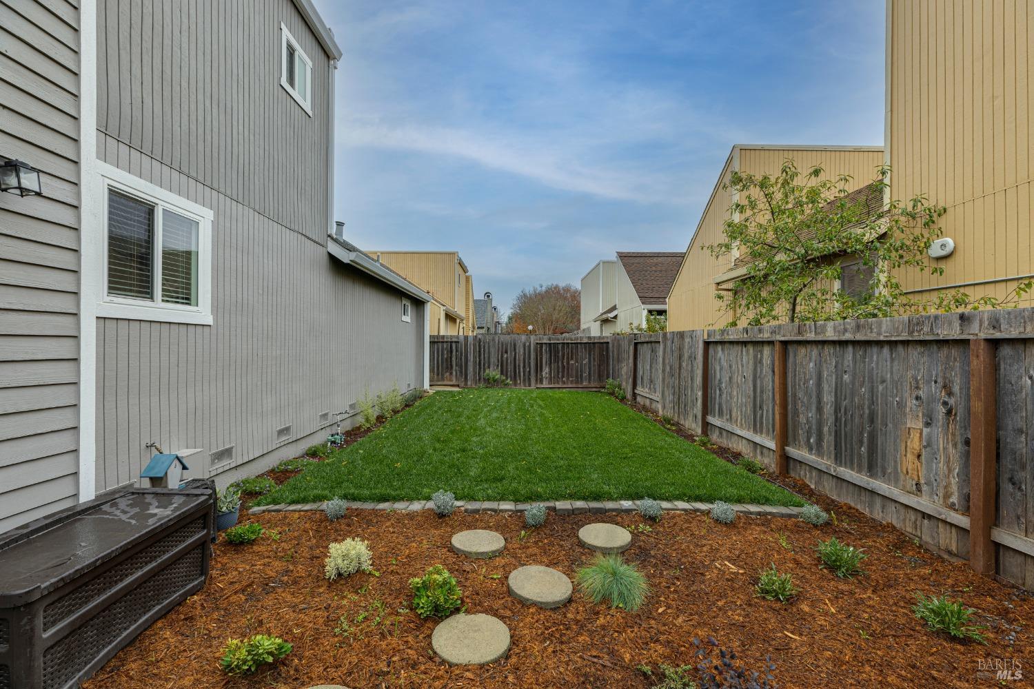 Detail Gallery Image 28 of 34 For 1469 Capri Ave, Petaluma,  CA 94954 - 3 Beds | 2 Baths