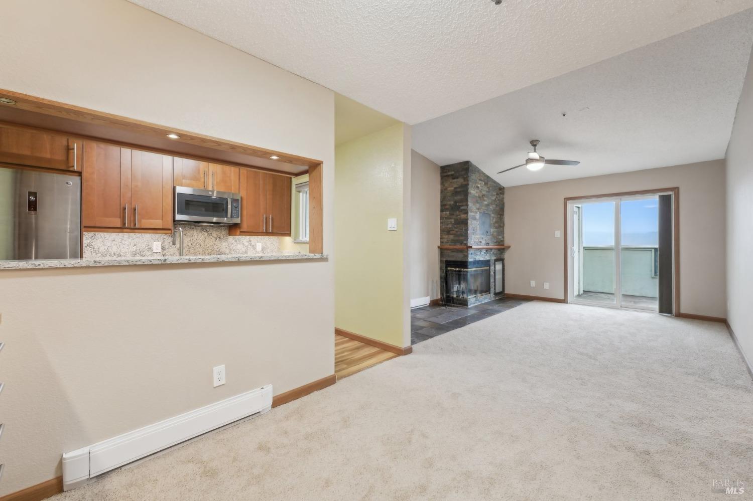 Detail Gallery Image 11 of 67 For 1201 Glen Cove Pkwy #914,  Vallejo,  CA 94591 - 2 Beds | 1 Baths