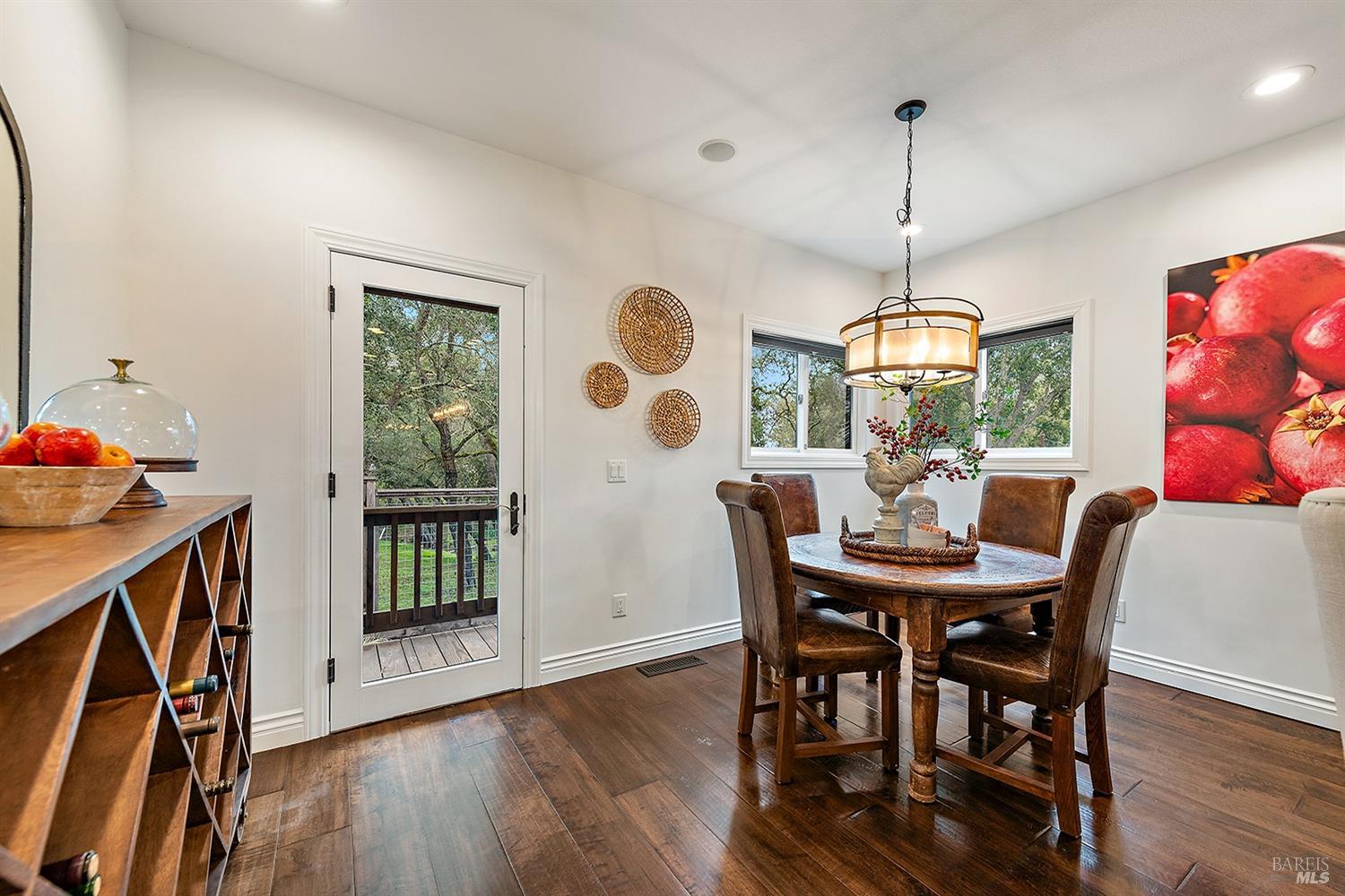 Detail Gallery Image 8 of 50 For 604 Coghlan Rd, Healdsburg,  CA 95448 - 4 Beds | 4/1 Baths