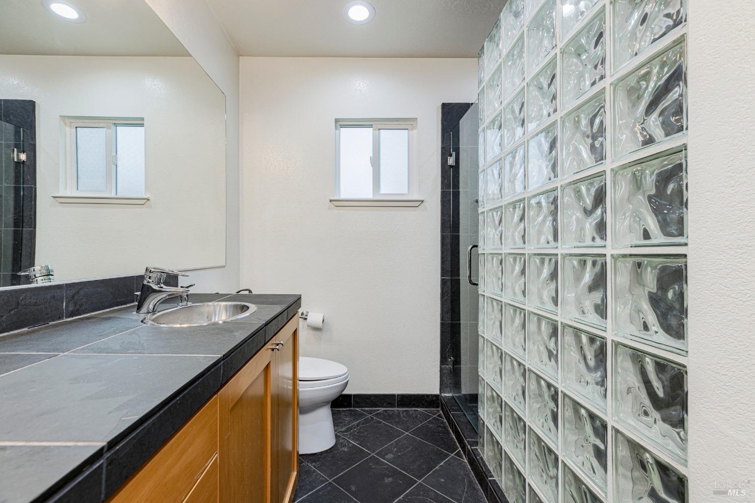 Detail Gallery Image 25 of 34 For 1469 Capri Ave, Petaluma,  CA 94954 - 3 Beds | 2 Baths