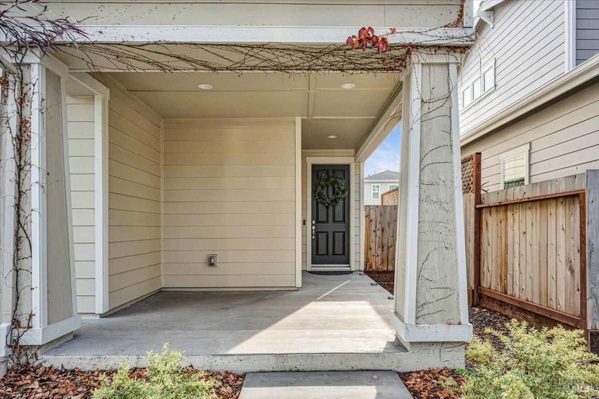 Detail Gallery Image 3 of 18 For 1484 Imwalle Dr, Santa Rosa,  CA 95401 - 3 Beds | 2/1 Baths