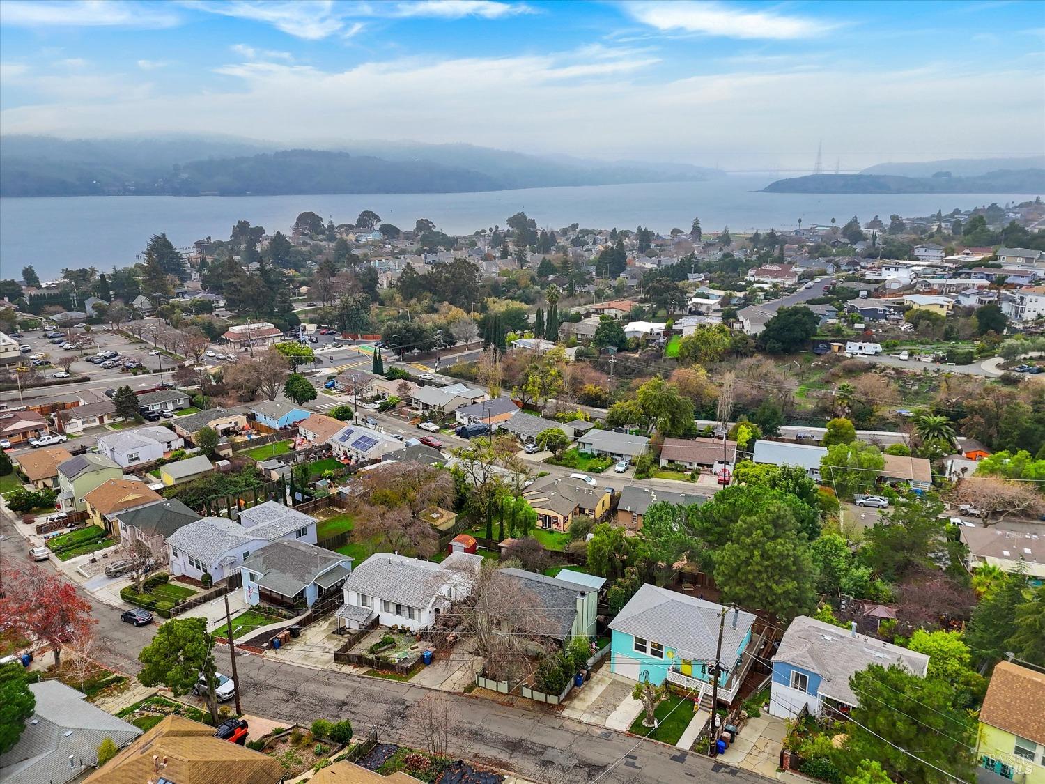 Detail Gallery Image 32 of 32 For 76 Buena Vis, Benicia,  CA 94510 - 3 Beds | 2 Baths