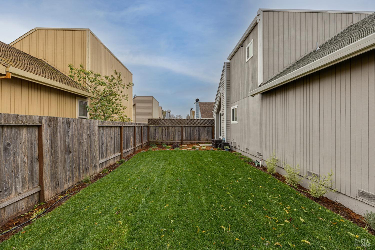 Detail Gallery Image 30 of 34 For 1469 Capri Ave, Petaluma,  CA 94954 - 3 Beds | 2 Baths