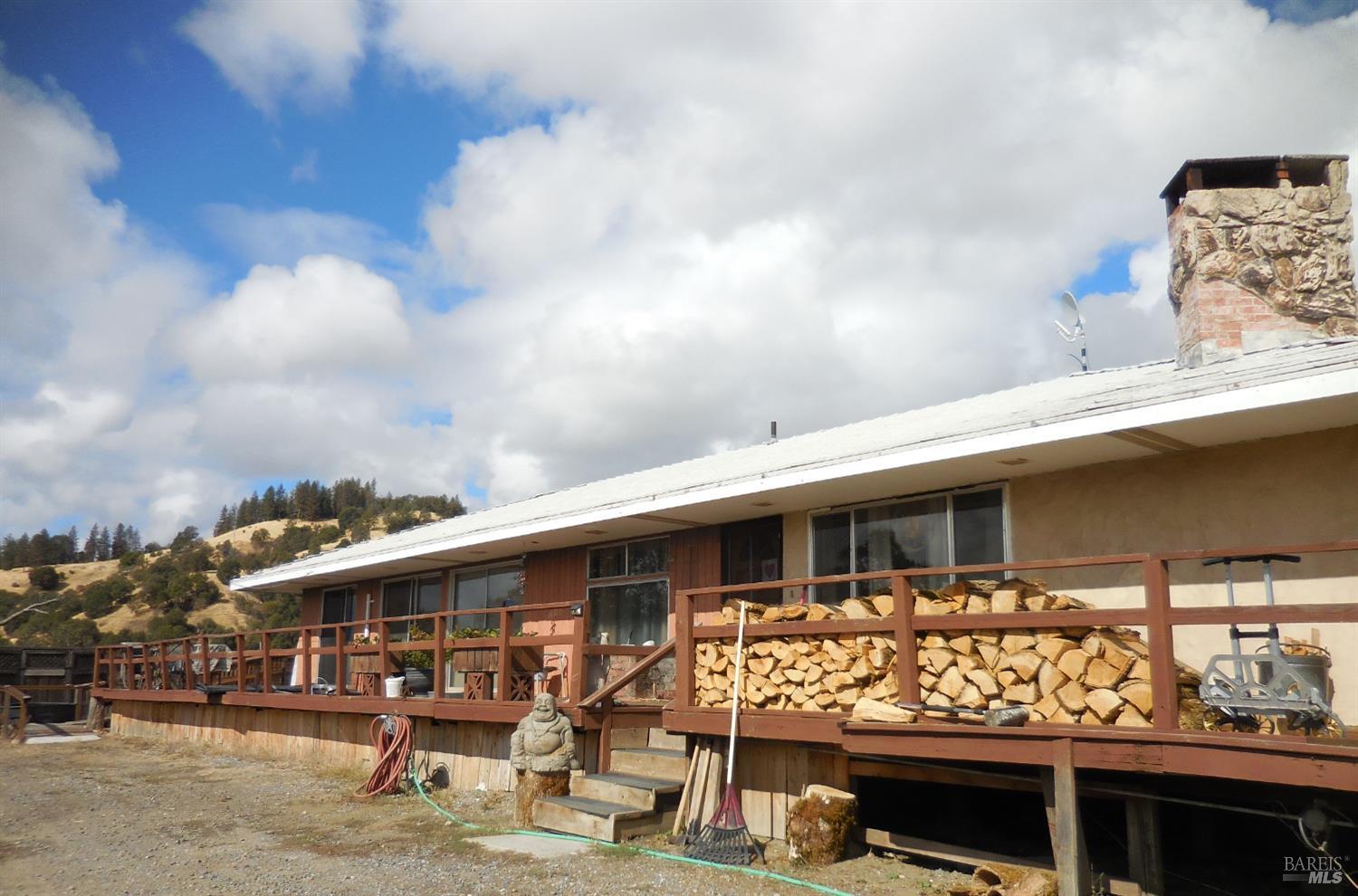 Detail Gallery Image 1 of 5 For 27150 Mendocino Pass Rd, Covelo,  CA 95428 - 2 Beds | 2 Baths