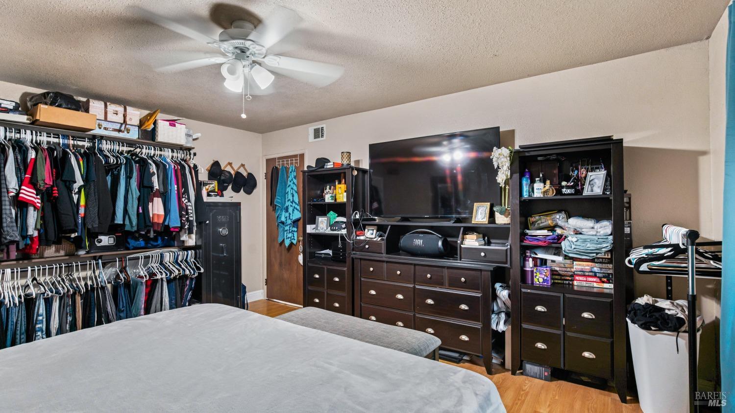 Detail Gallery Image 13 of 40 For 162 Kearney Way, Vacaville,  CA 95687 - 4 Beds | 2 Baths