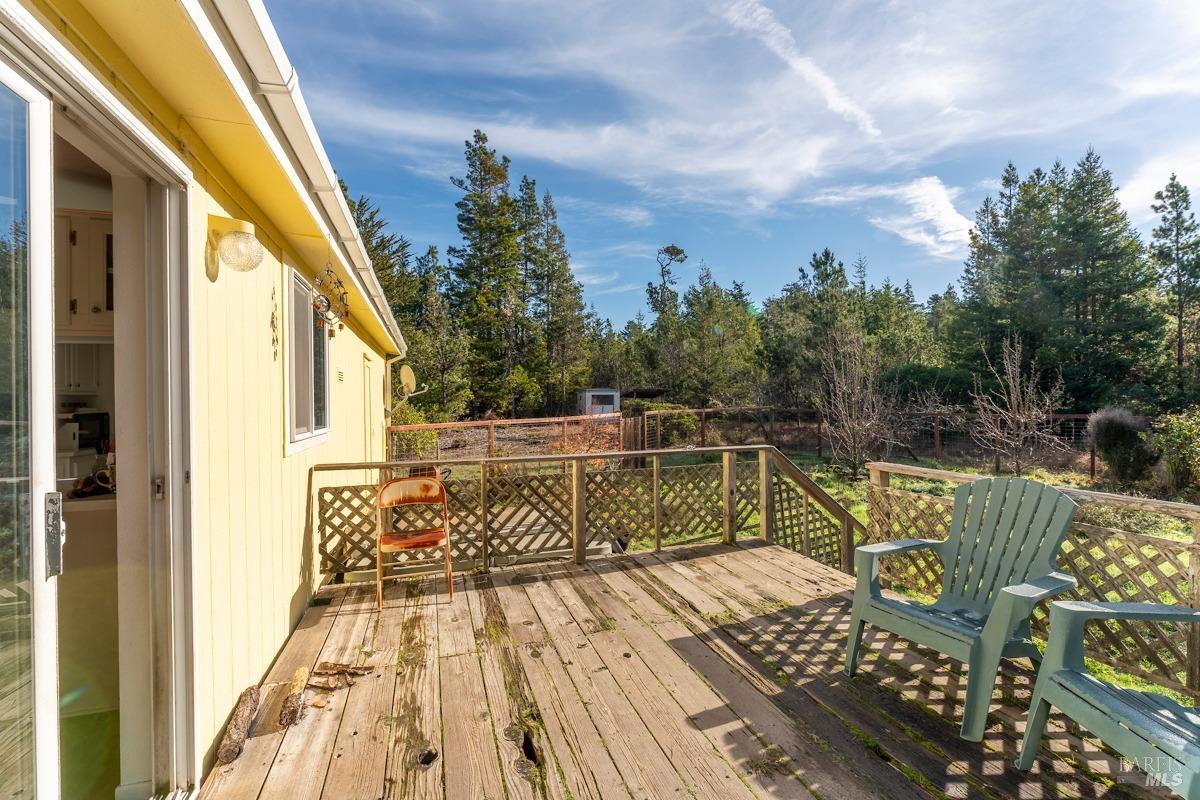 Detail Gallery Image 5 of 23 For 42015 Caspar Little Lake Rd, Mendocino,  CA 95460 - 3 Beds | 2 Baths