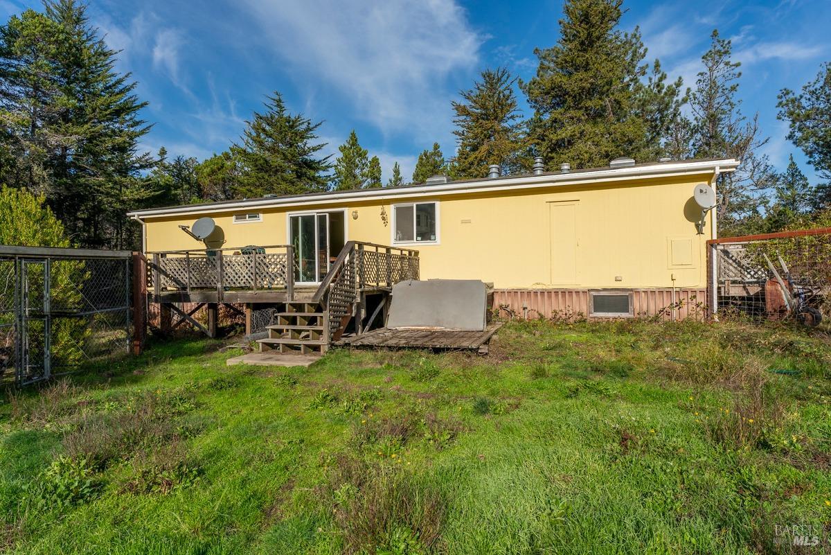 Detail Gallery Image 4 of 23 For 42015 Caspar Little Lake Rd, Mendocino,  CA 95460 - 3 Beds | 2 Baths