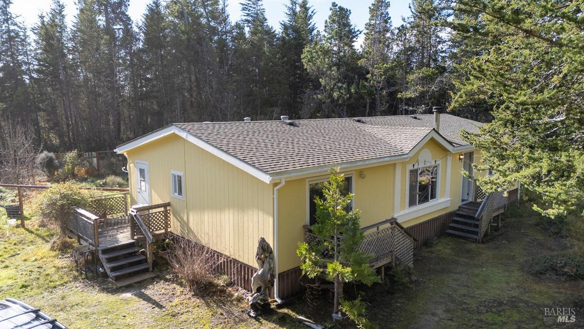 Detail Gallery Image 1 of 23 For 42015 Caspar Little Lake Rd, Mendocino,  CA 95460 - 3 Beds | 2 Baths