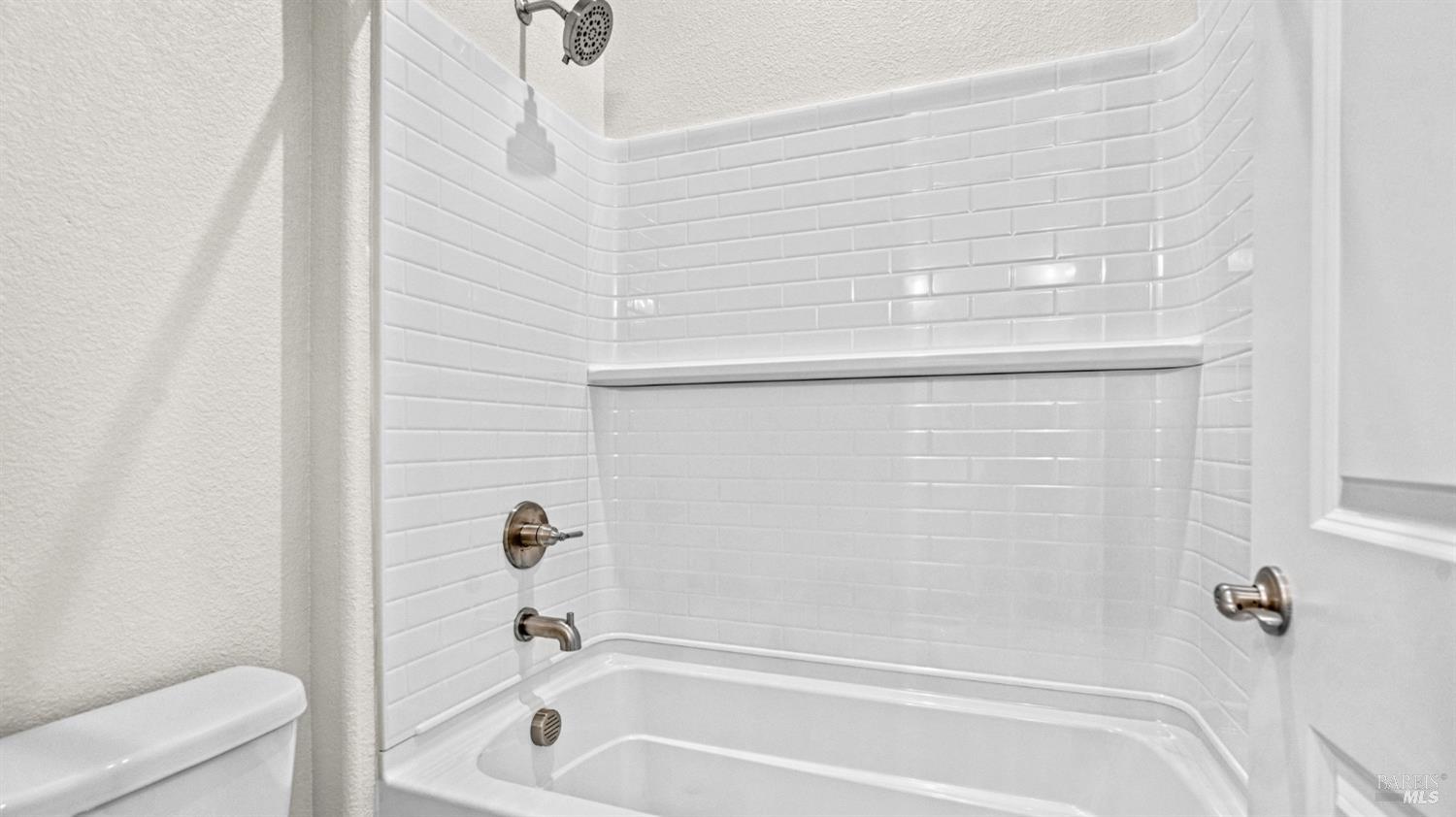 Detail Gallery Image 11 of 42 For 1395 Roosevelt St, Dixon,  CA 95620 - 4 Beds | 3/1 Baths