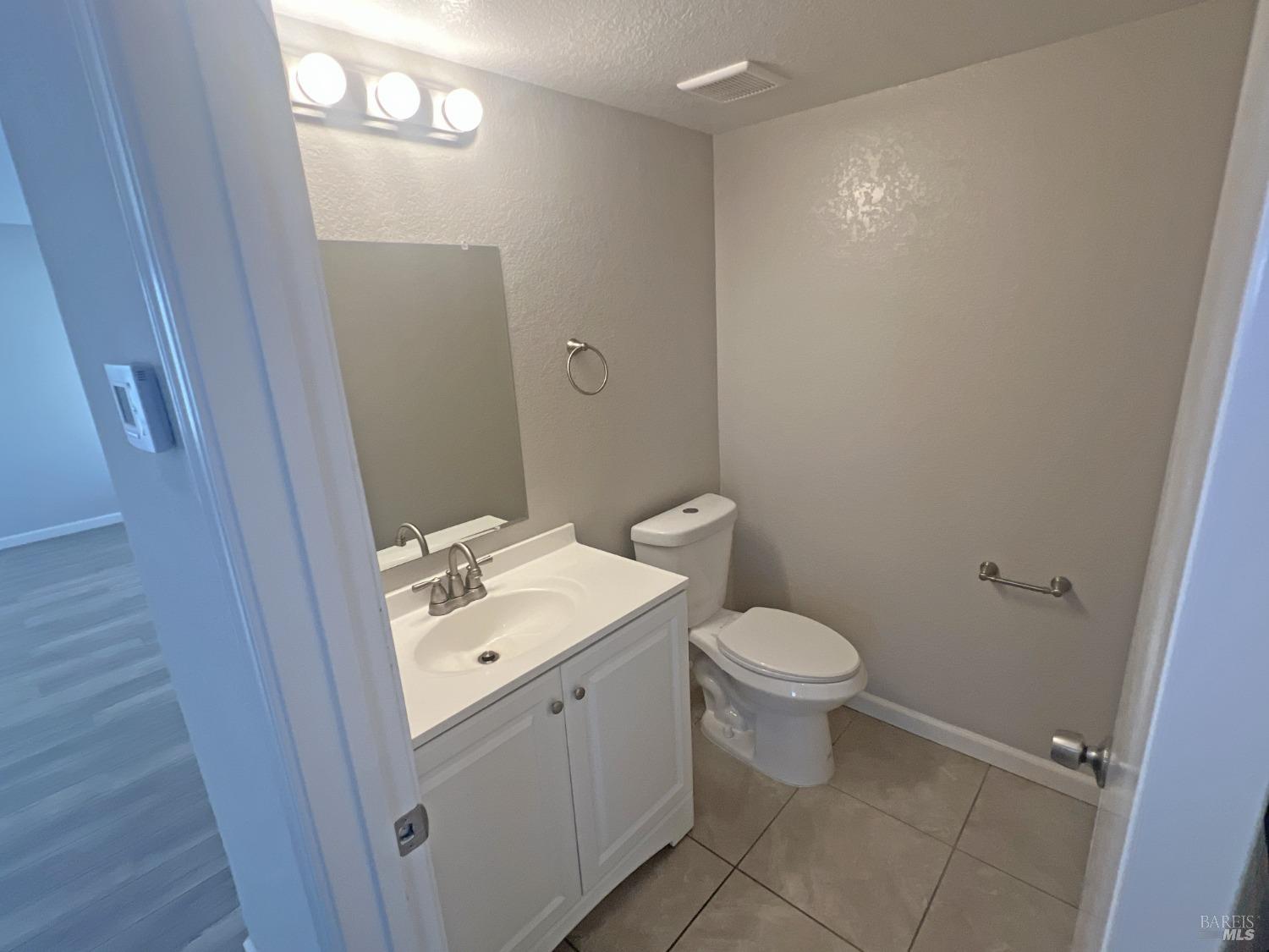 Detail Gallery Image 10 of 32 For 2770 Bay Tree Dr, Fairfield,  CA 94533 - 4 Beds | 2/1 Baths