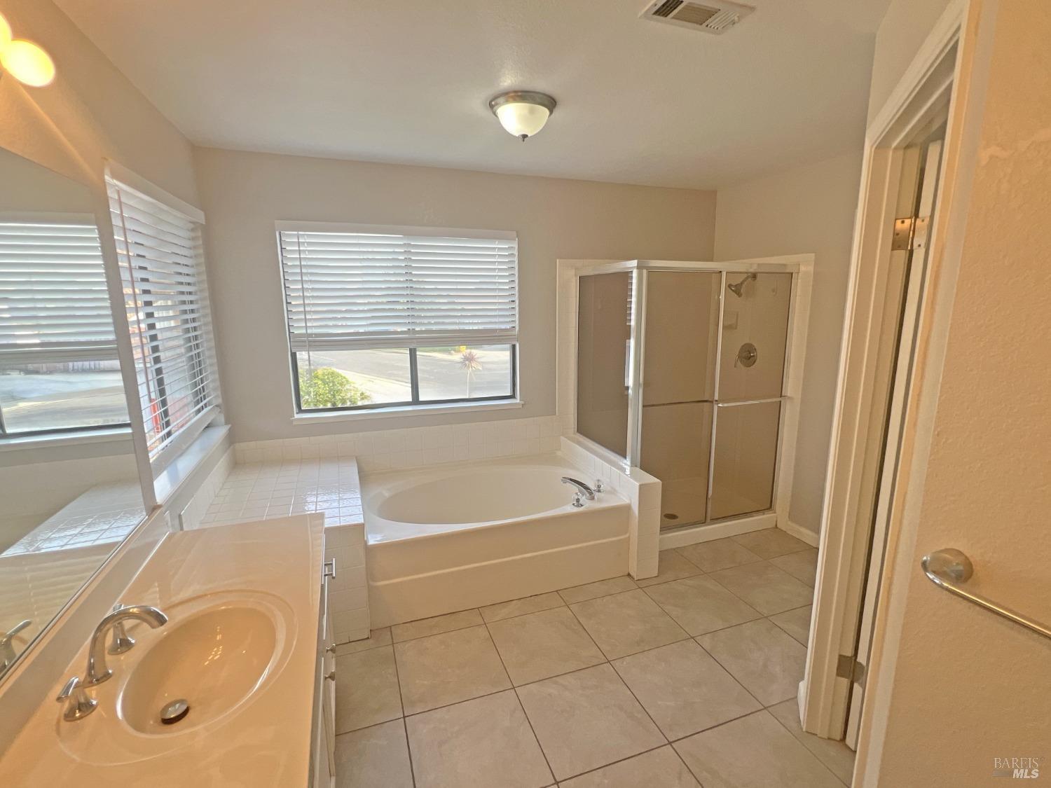 Detail Gallery Image 14 of 32 For 2770 Bay Tree Dr, Fairfield,  CA 94533 - 4 Beds | 2/1 Baths