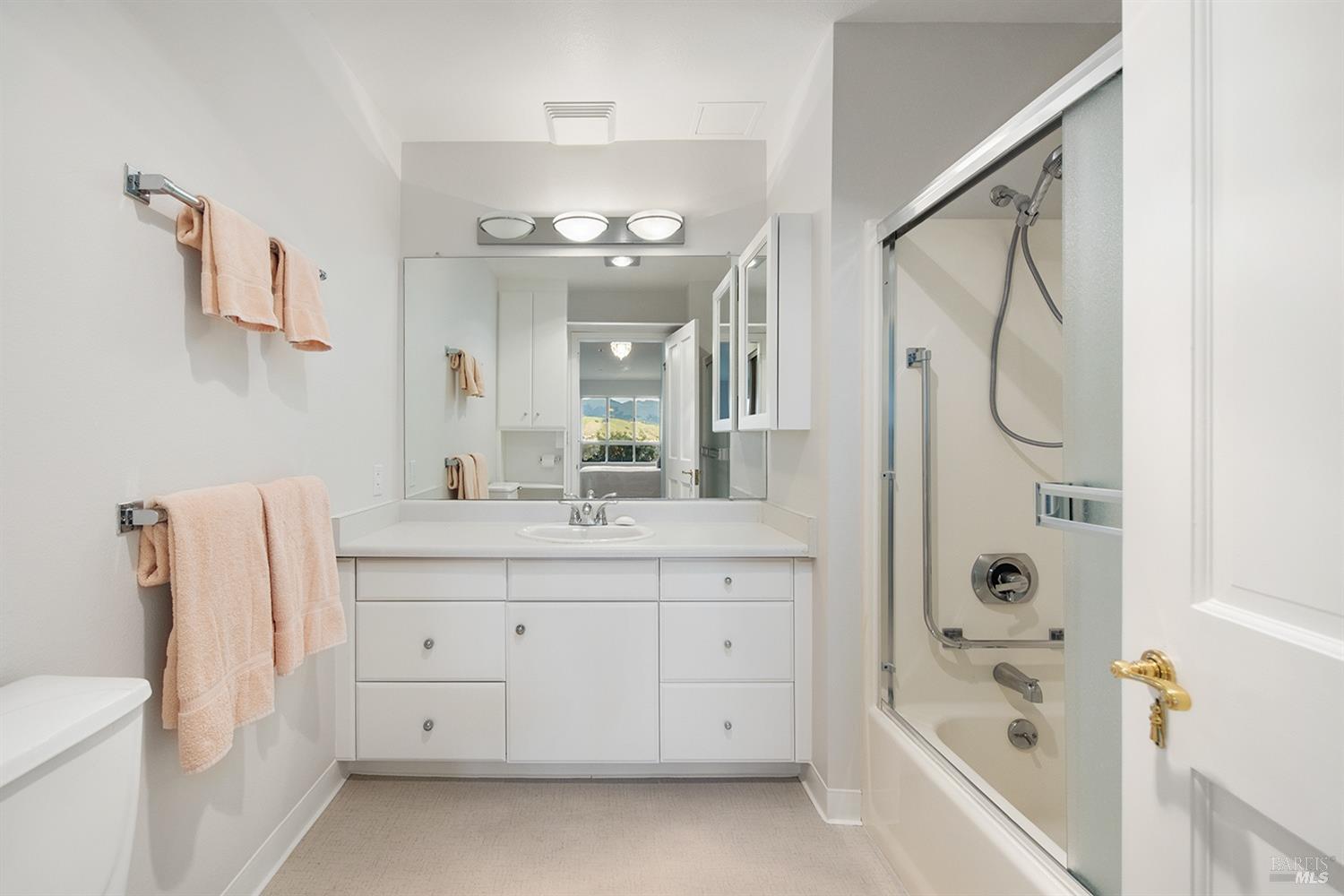 Detail Gallery Image 13 of 30 For 100 Thorndale Dr #106,  San Rafael,  CA 94903 - 1 Beds | 1 Baths