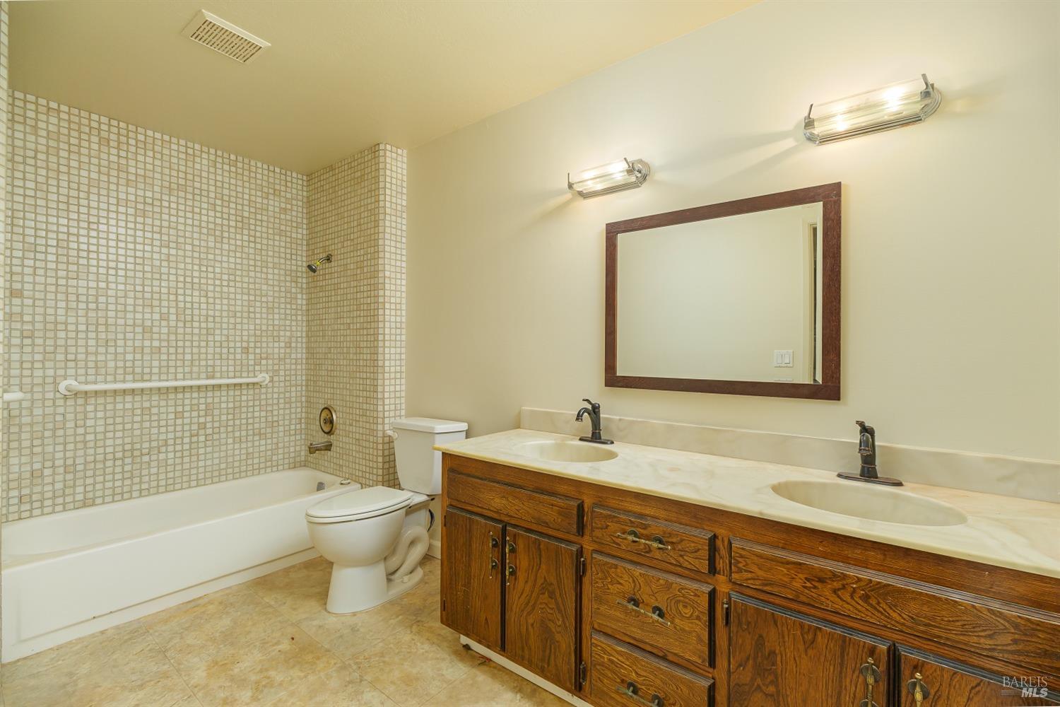 Detail Gallery Image 15 of 36 For 1060 Bel Marin Keys Blvd, Novato,  CA 94949 - 3 Beds | 2 Baths