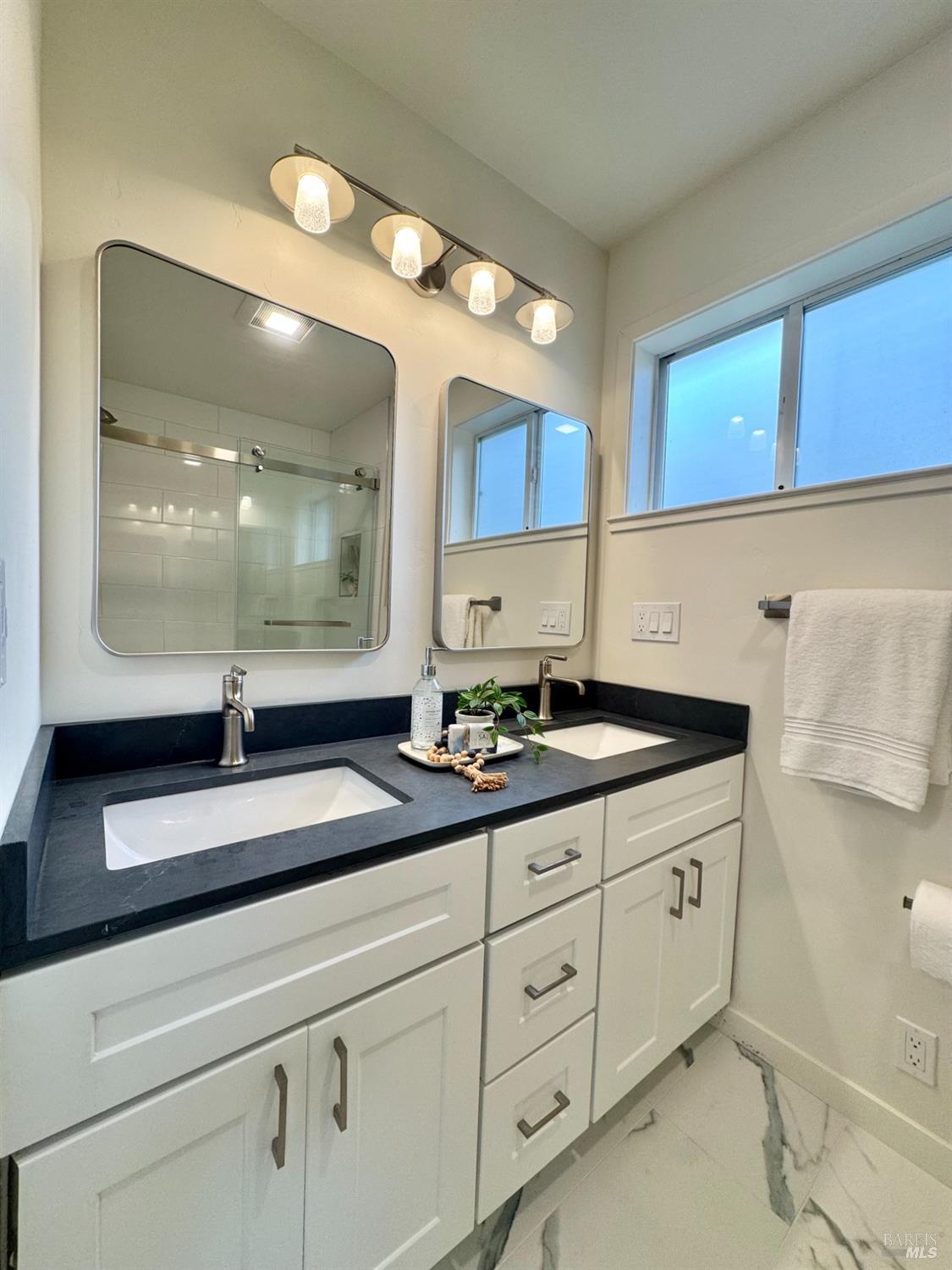 Detail Gallery Image 25 of 34 For 2131 1st Ave, Napa,  CA 94558 - 3 Beds | 2 Baths