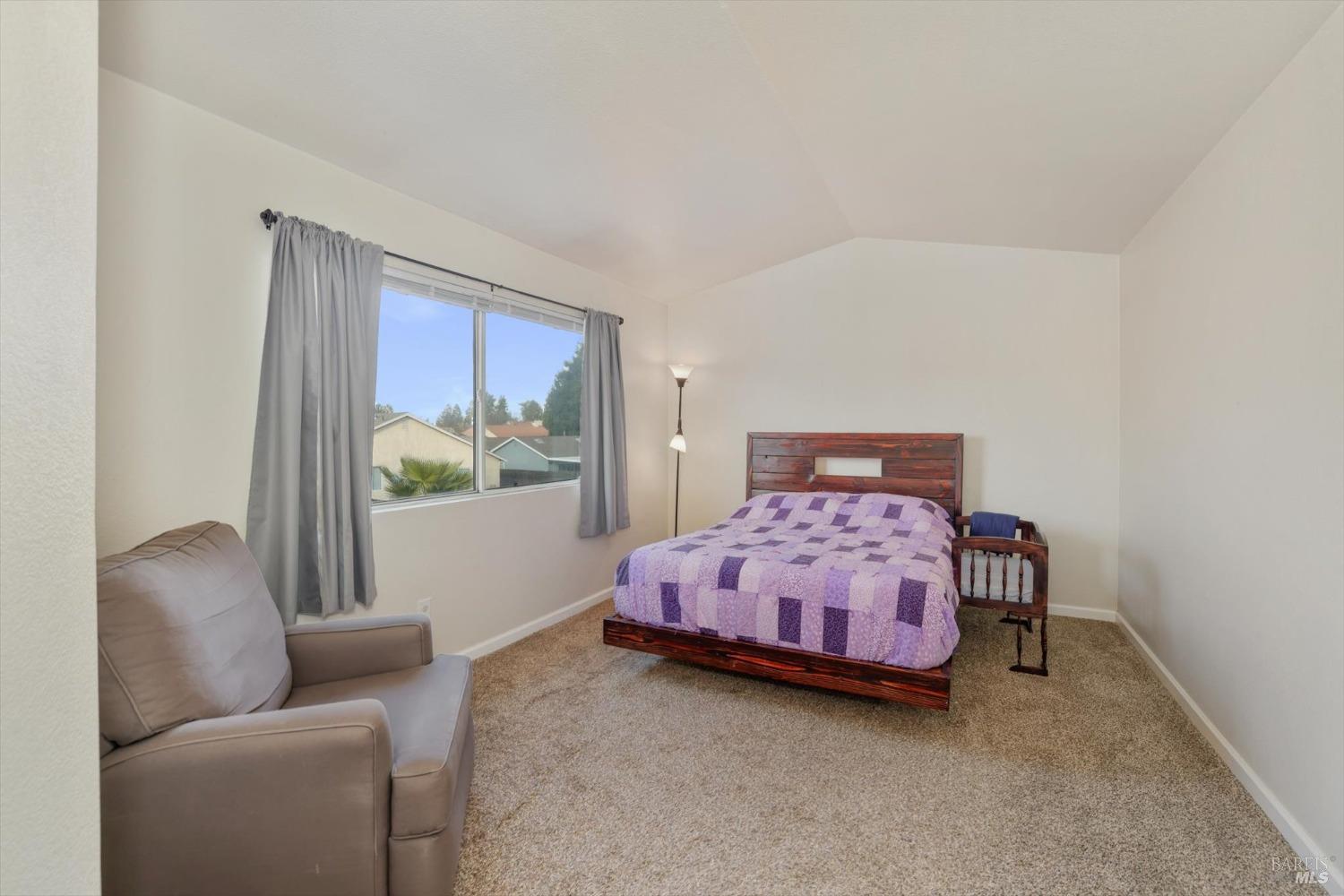 Detail Gallery Image 21 of 44 For 886 Youngsdale Dr, Vacaville,  CA 95687 - 4 Beds | 2/1 Baths