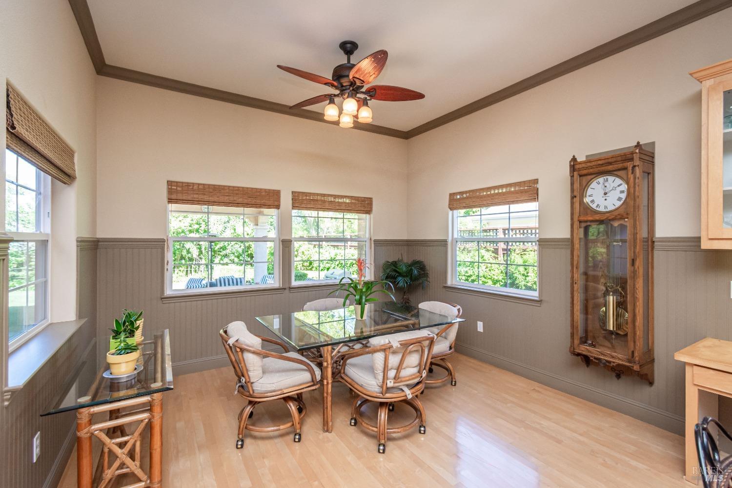 Detail Gallery Image 34 of 87 For 10 Buhman Ct, Napa,  CA 94558 - 5 Beds | 2/1 Baths