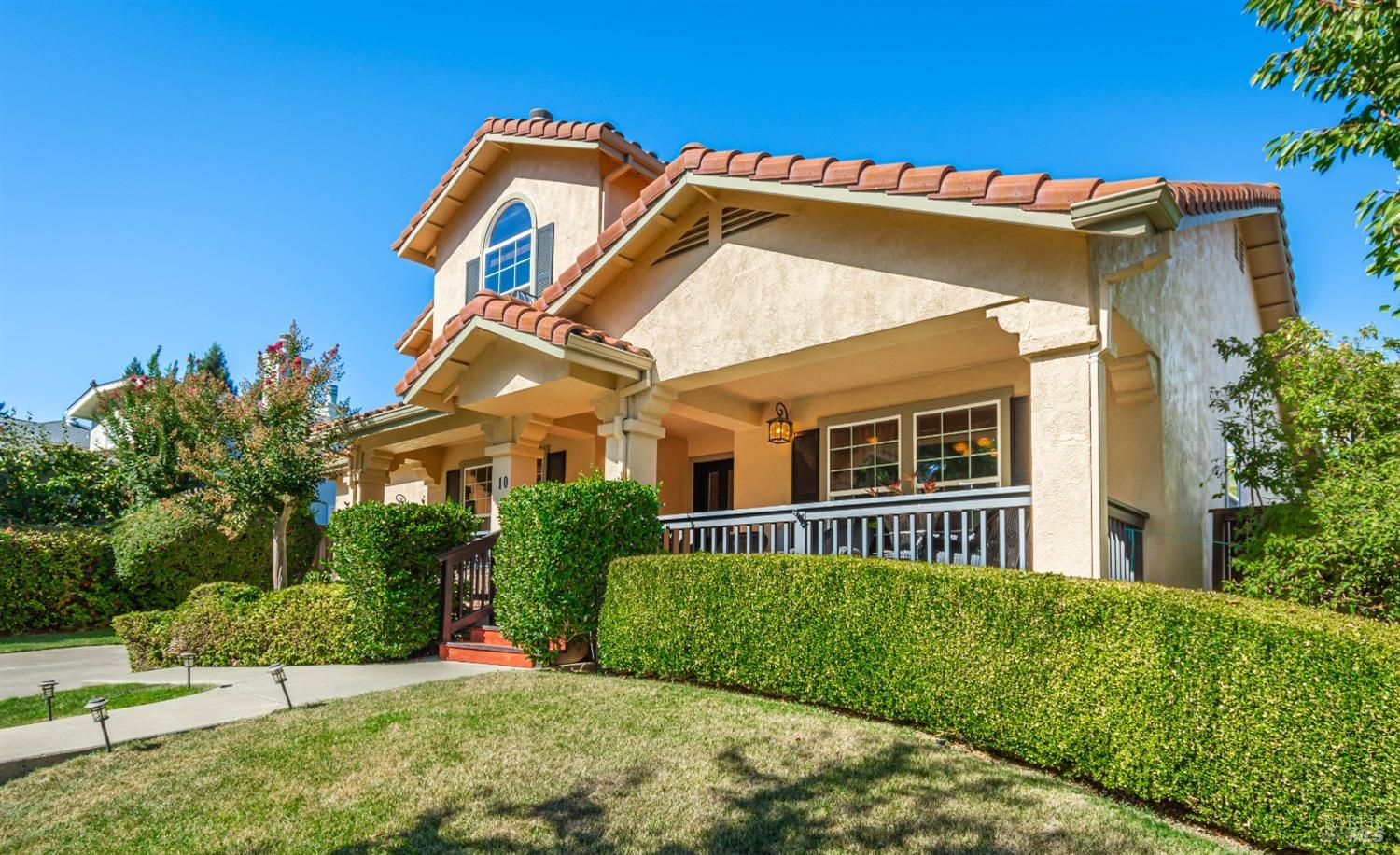 Detail Gallery Image 3 of 87 For 10 Buhman Ct, Napa,  CA 94558 - 5 Beds | 2/1 Baths