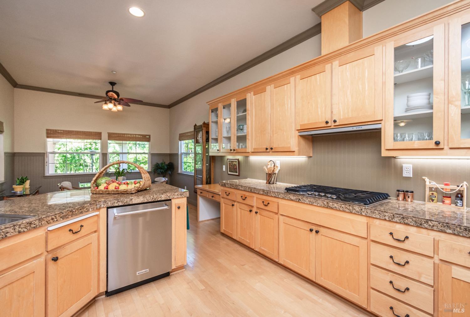 Detail Gallery Image 32 of 87 For 10 Buhman Ct, Napa,  CA 94558 - 5 Beds | 2/1 Baths