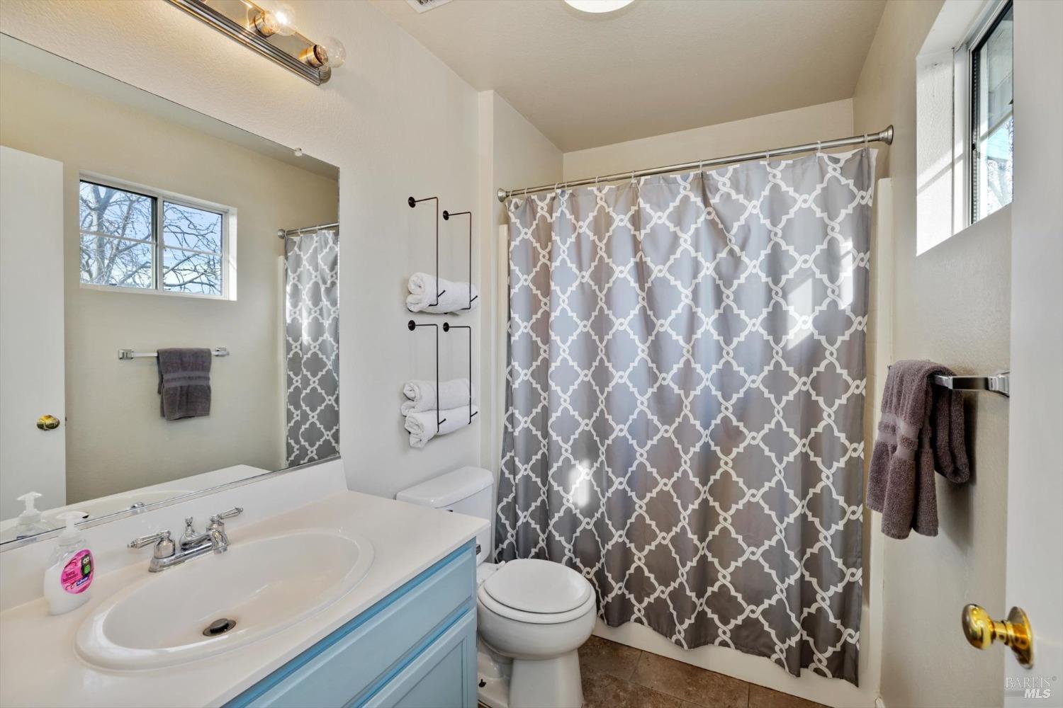 Detail Gallery Image 19 of 44 For 886 Youngsdale Dr, Vacaville,  CA 95687 - 4 Beds | 2/1 Baths