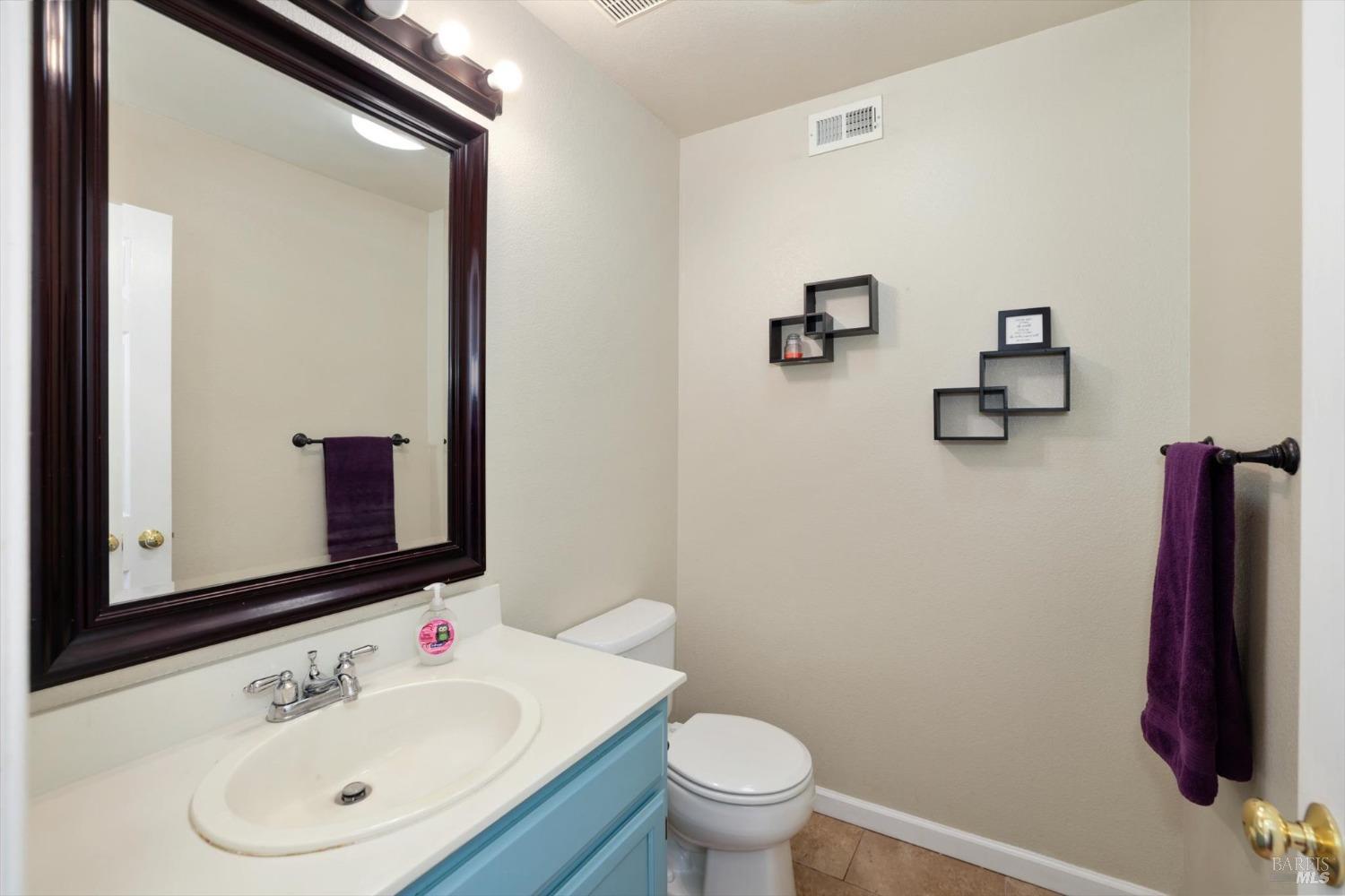 Detail Gallery Image 15 of 44 For 886 Youngsdale Dr, Vacaville,  CA 95687 - 4 Beds | 2/1 Baths