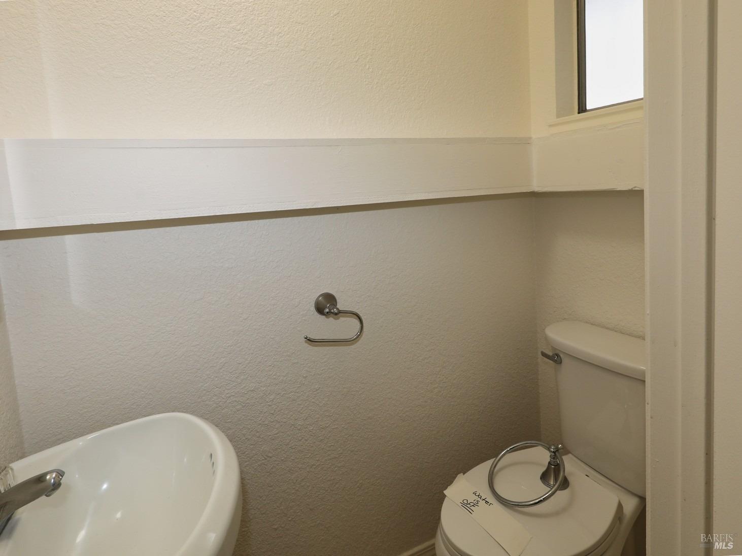 Detail Gallery Image 14 of 17 For 6907 Laurel Del Dr, Lucerne,  CA 95458 - 4 Beds | 1/1 Baths