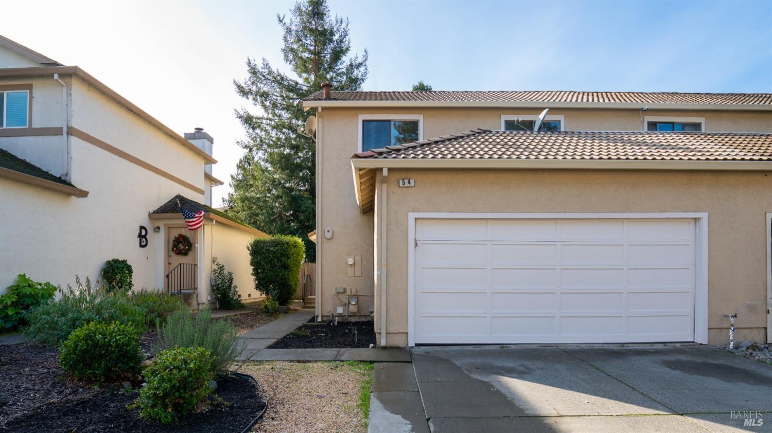 Detail Gallery Image 4 of 29 For 54 Francis Cir, Rohnert Park,  CA 94928 - 3 Beds | 2 Baths